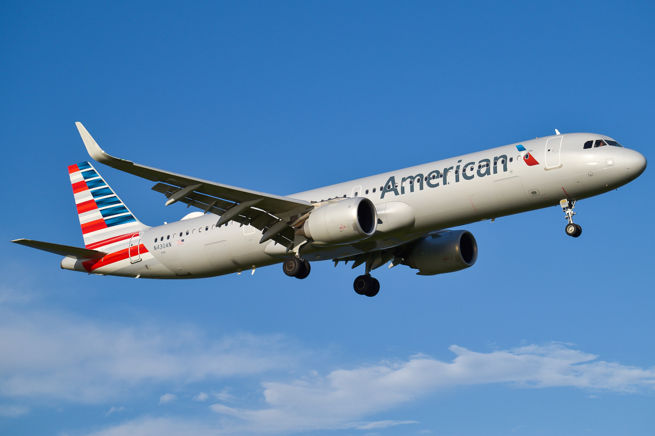 Full size: American Airlines Airbus A321NEO N430AN at Ronald Reagan National Airport