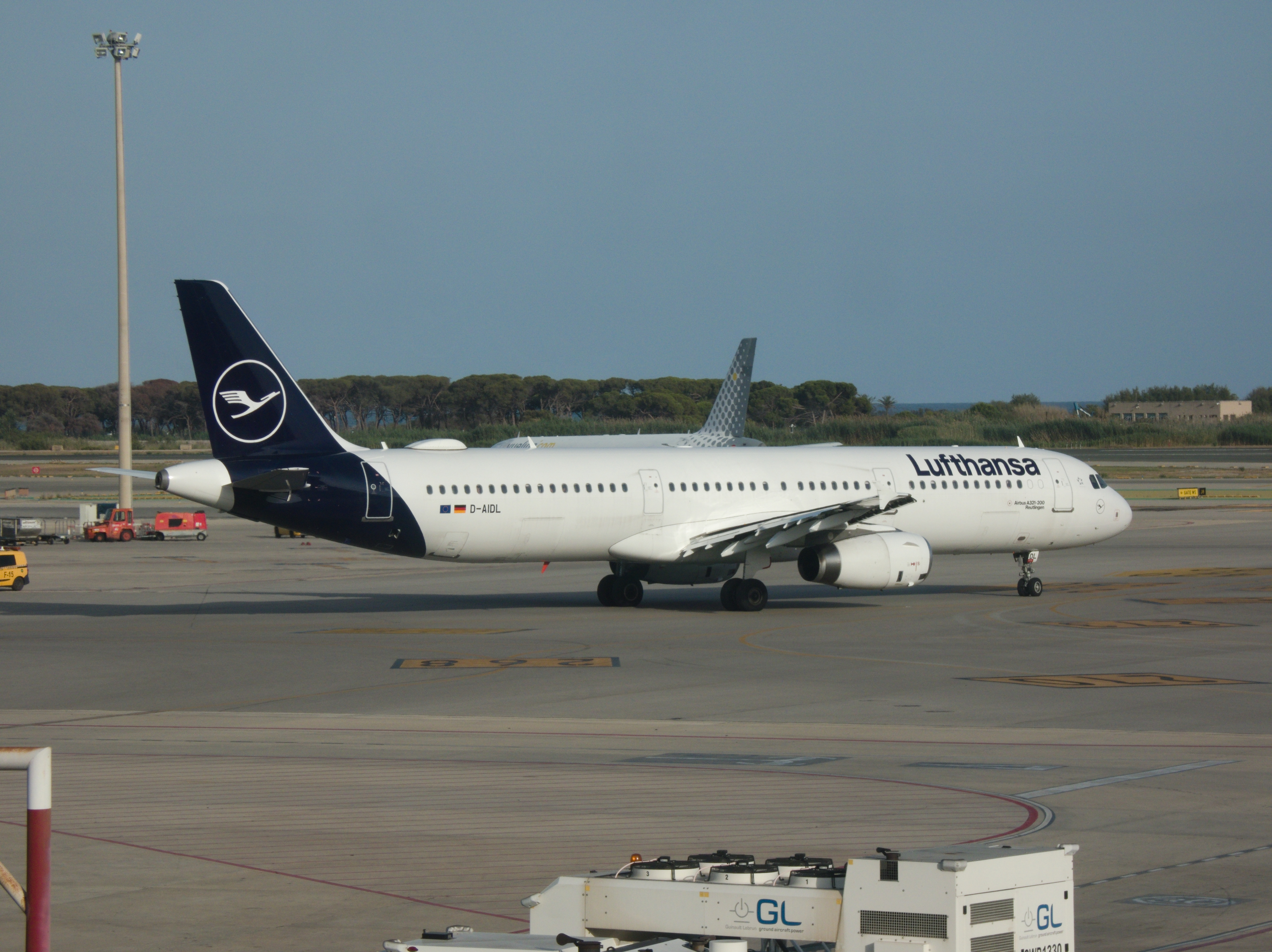 Full size: Lufthansa Airbus A321-200 D-AIDL at Barcelona El Prat Airport