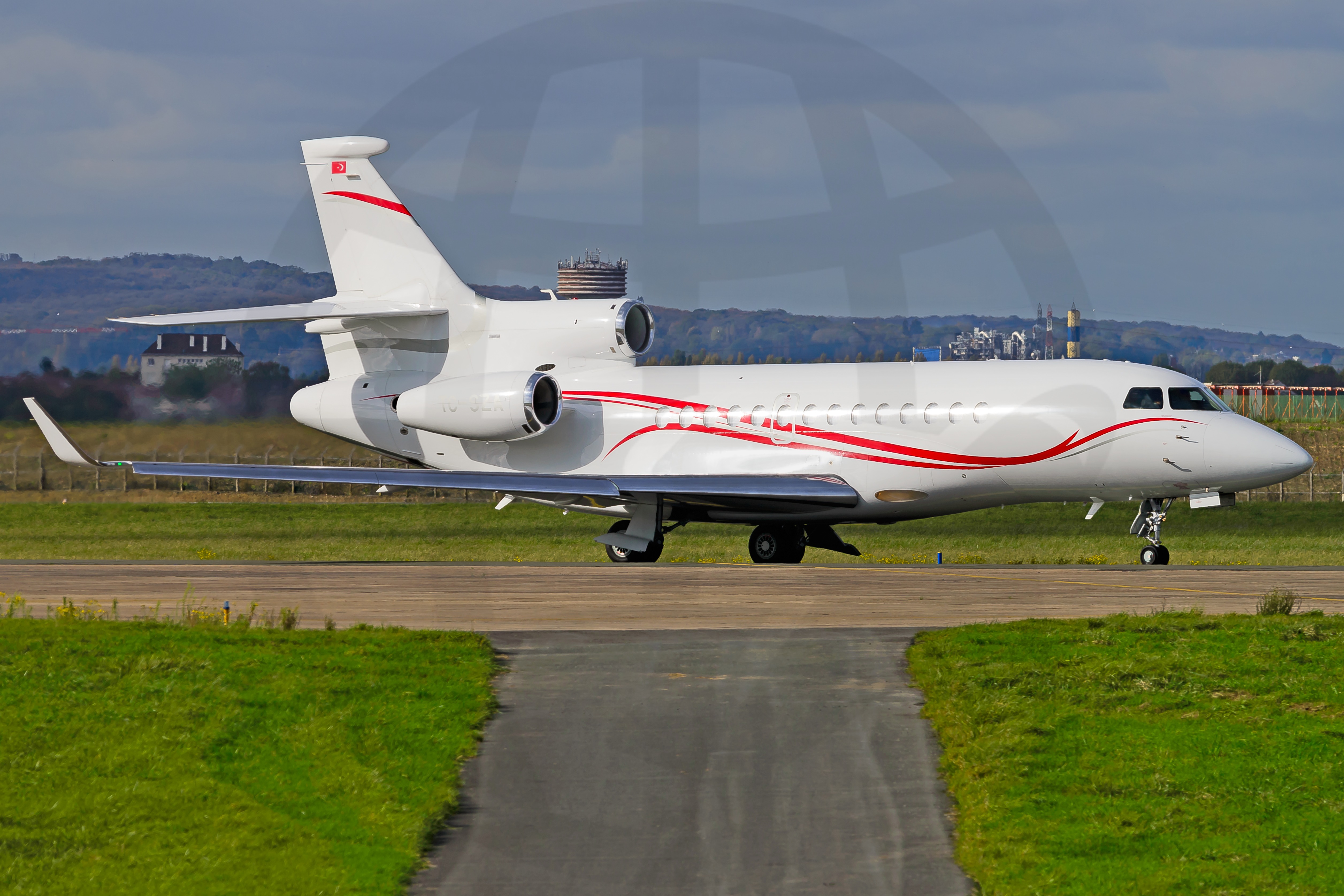 Full size: PRIVATE Dassault Falcon 7X TC-SZA at Paris Le Bourget Airport