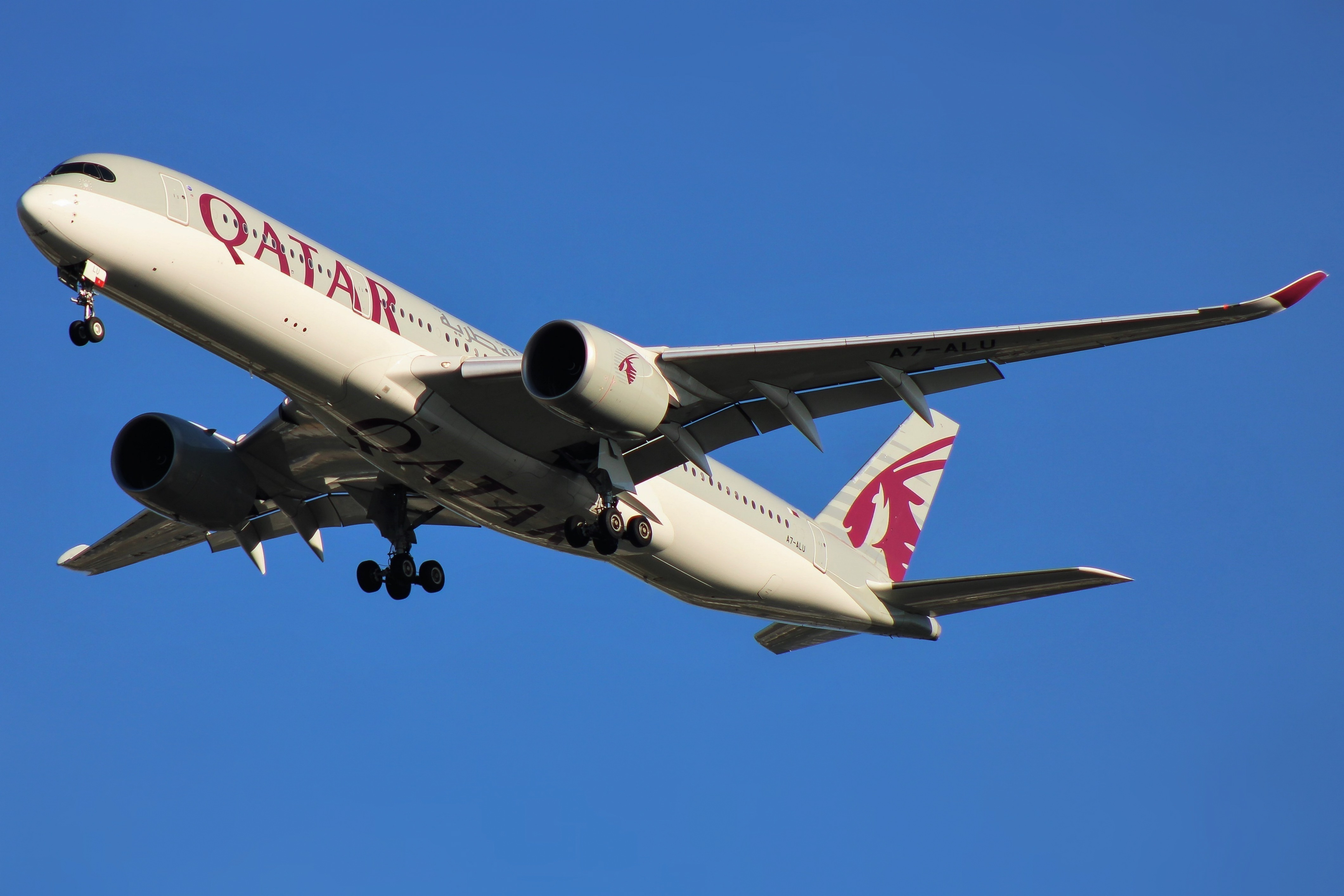 Full size: Qatar Airways Airbus A350-900 A7-ALU at Washington Dulles International Airport