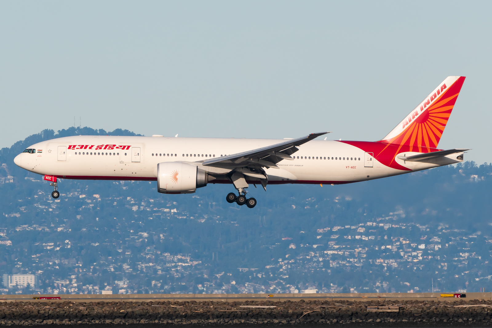 Full size: Air India Boeing 777-200LR VT-AEE at San Francisco International Airport