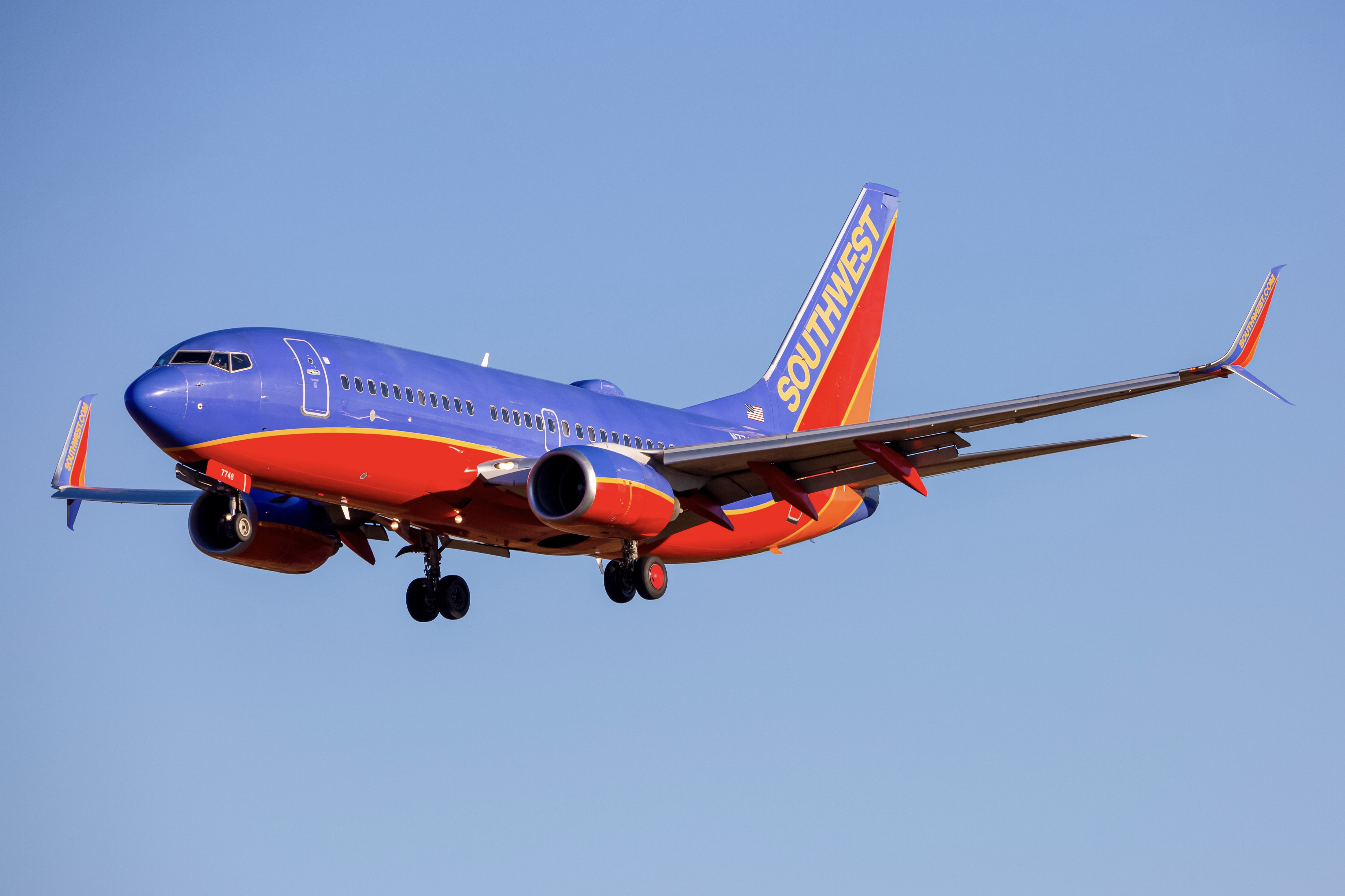 Full size: Southwest Airlines Boeing 737-700 N7746C at Baltimore/Washington International Thurgood Marshall Airport