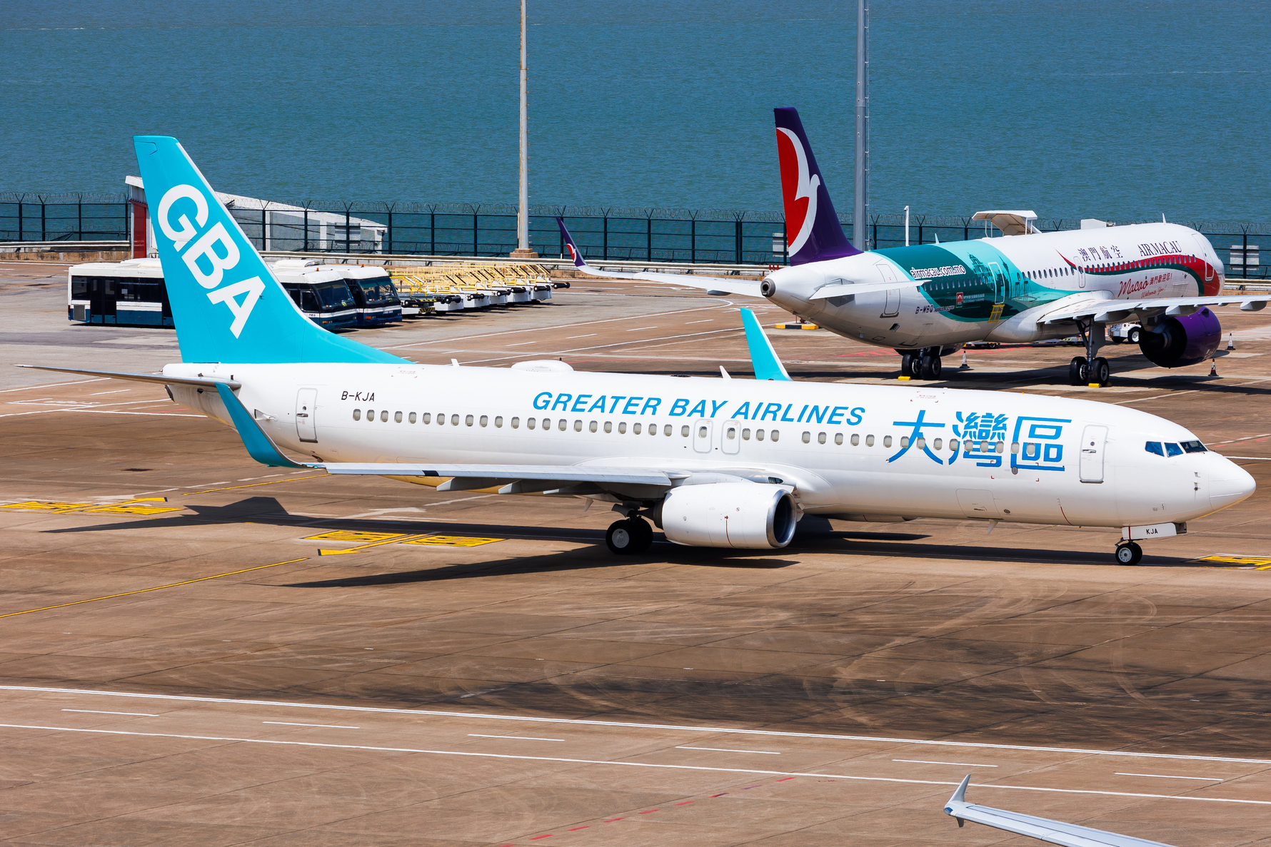 Full size: Greater Bay Airlines Boeing 737-800 B-KJA at Macau International Airport