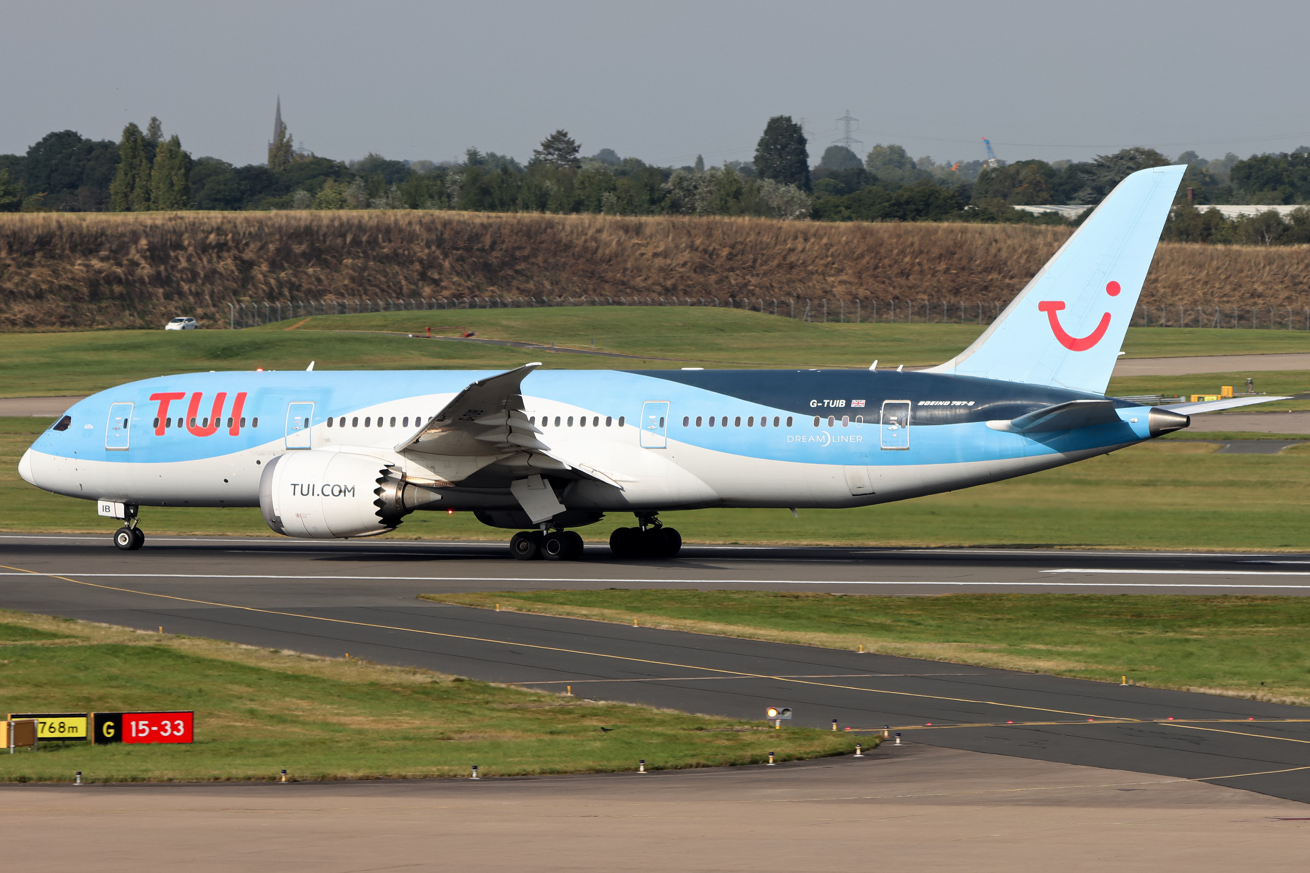 Full size: TUI Fly Boeing 787-8 G-TUIB at Birmingham Airport