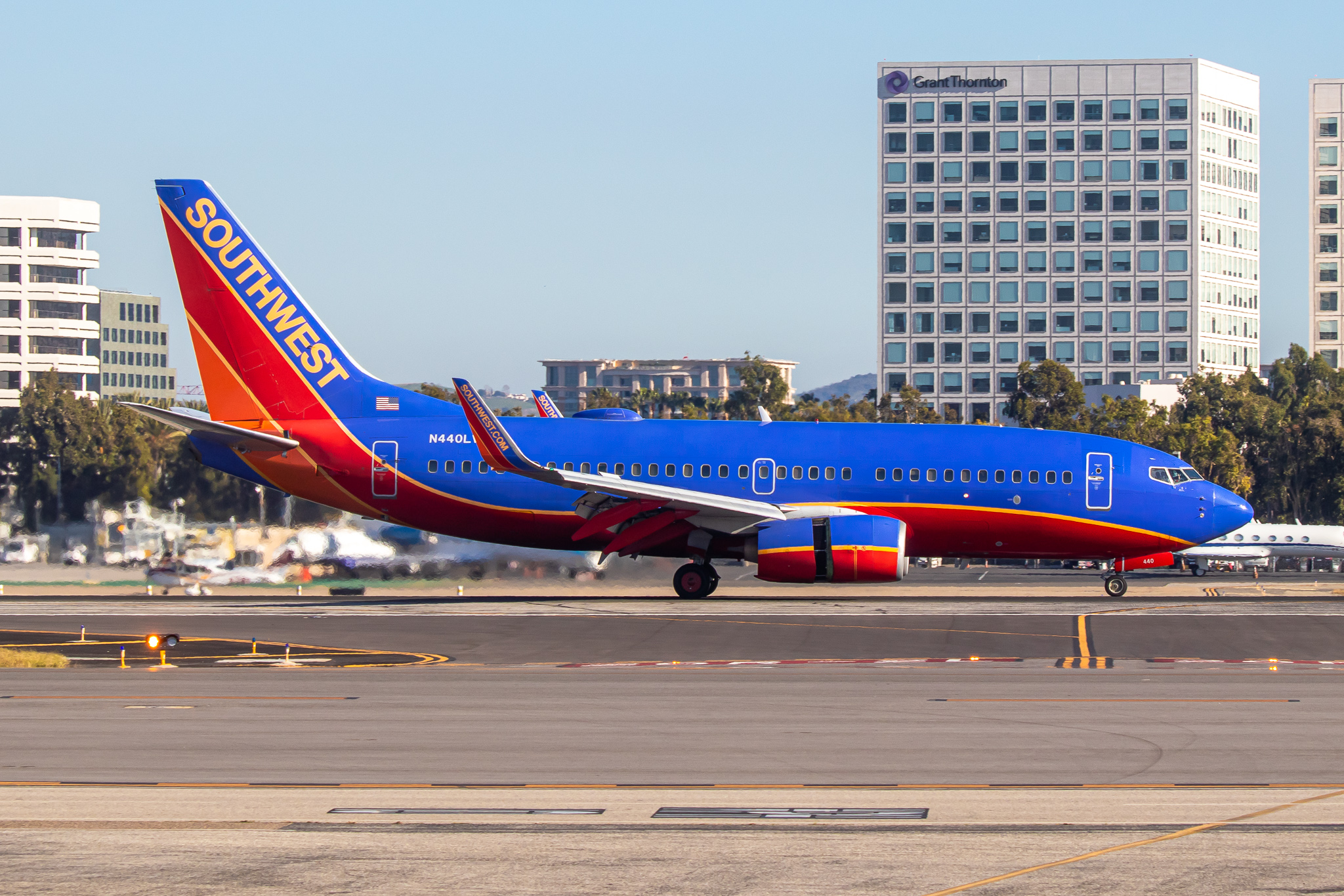 Full size: Southwest Airlines Boeing 737-700 N440LV at John Wayne/Orange County Airport
