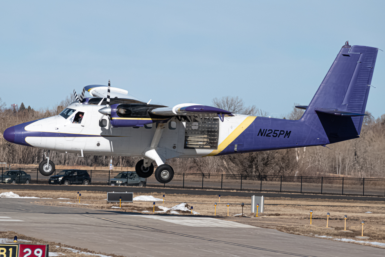 Full size: PRIVATE De Havilland DHC-6 N125PM at Vance Brand Airport