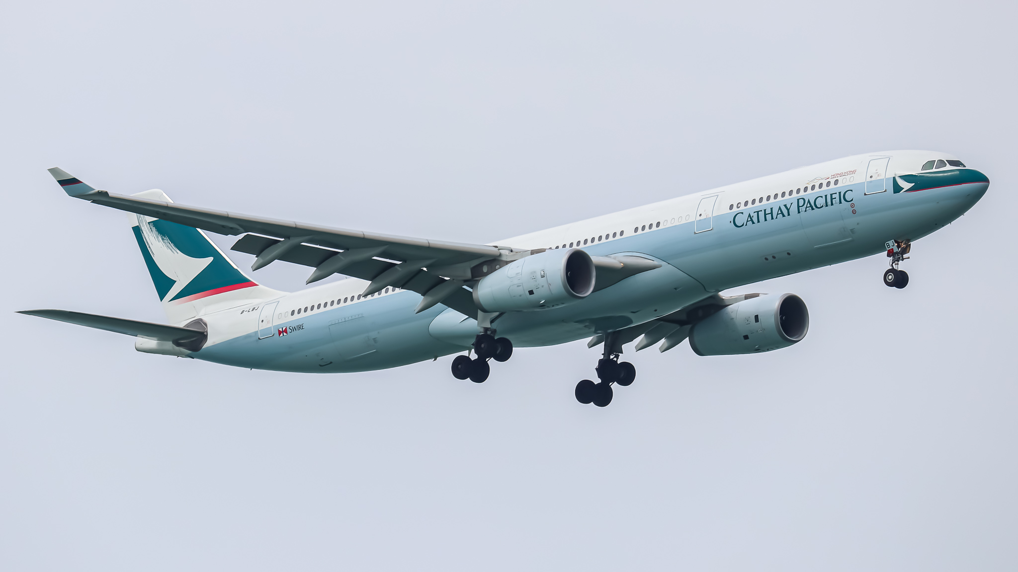 Full size: CATHAY PACIFIC Airbus A330-300 B-LBJ at Singapore-Changi Airport