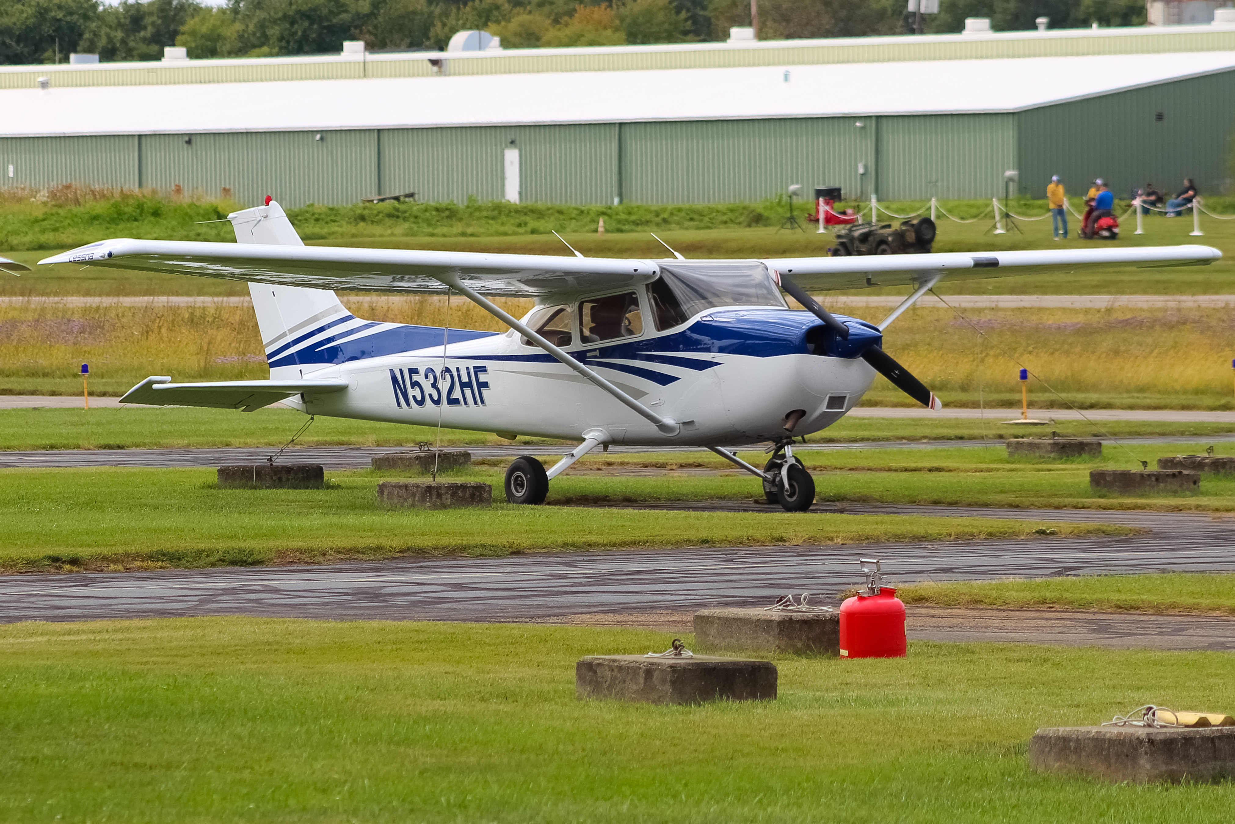 Full size: PRIVATE  Cessna 172 N532HF at Clermont County Airport