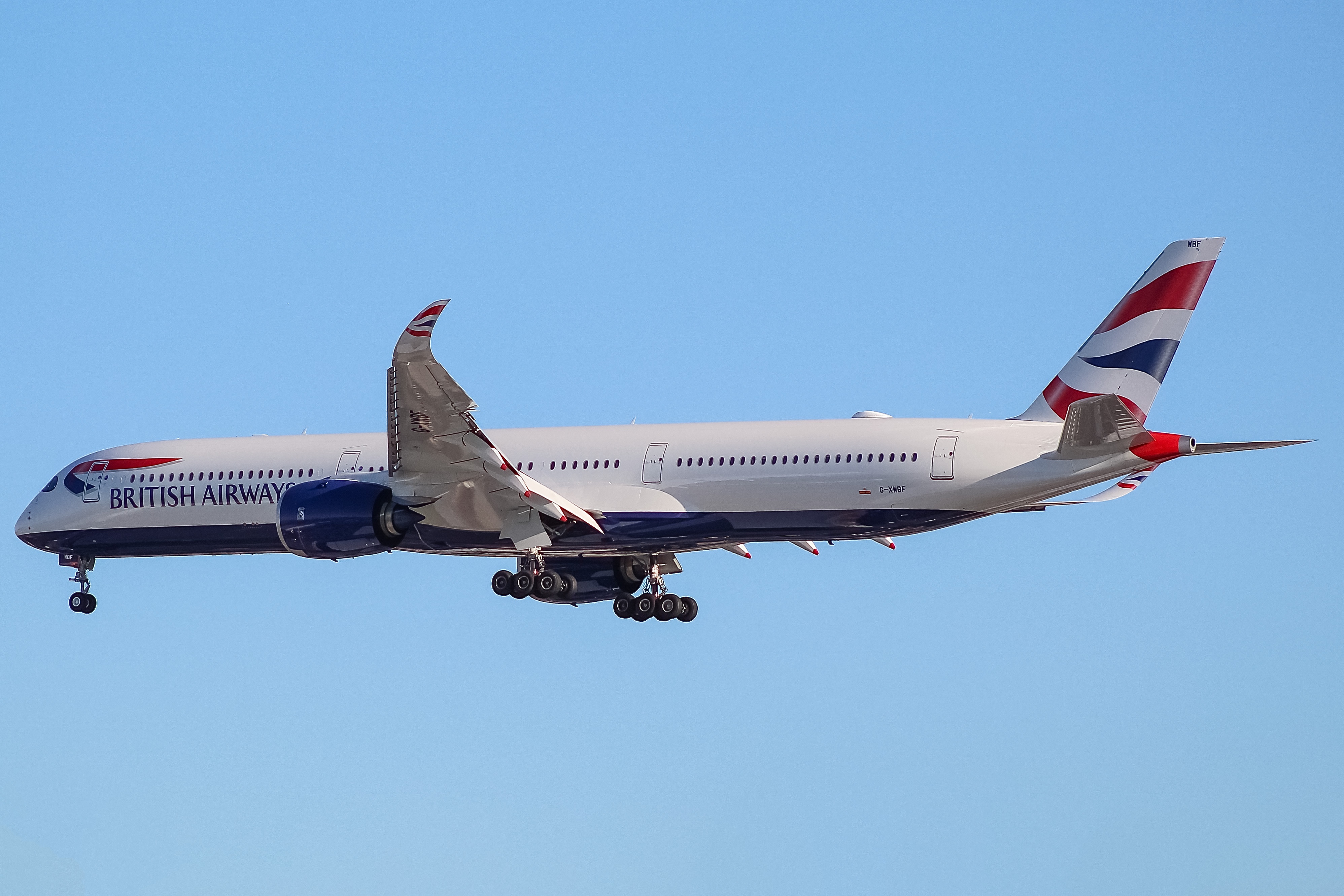 Full size: British Airways Airbus A350-1000 G-XWBF at Chicago O'Hare International Airport