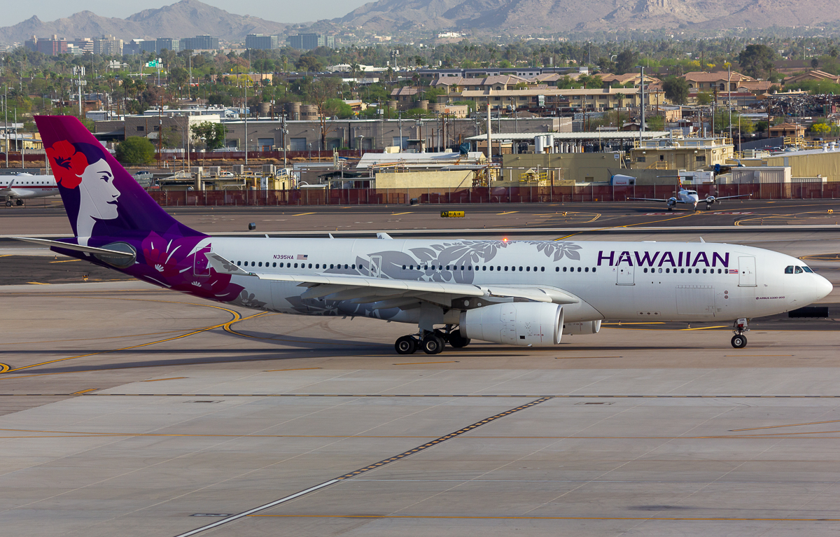 Full size: Hawaiian Airlines Airbus A330-200 N395HA at Phoenix Sky Harbor International Airport