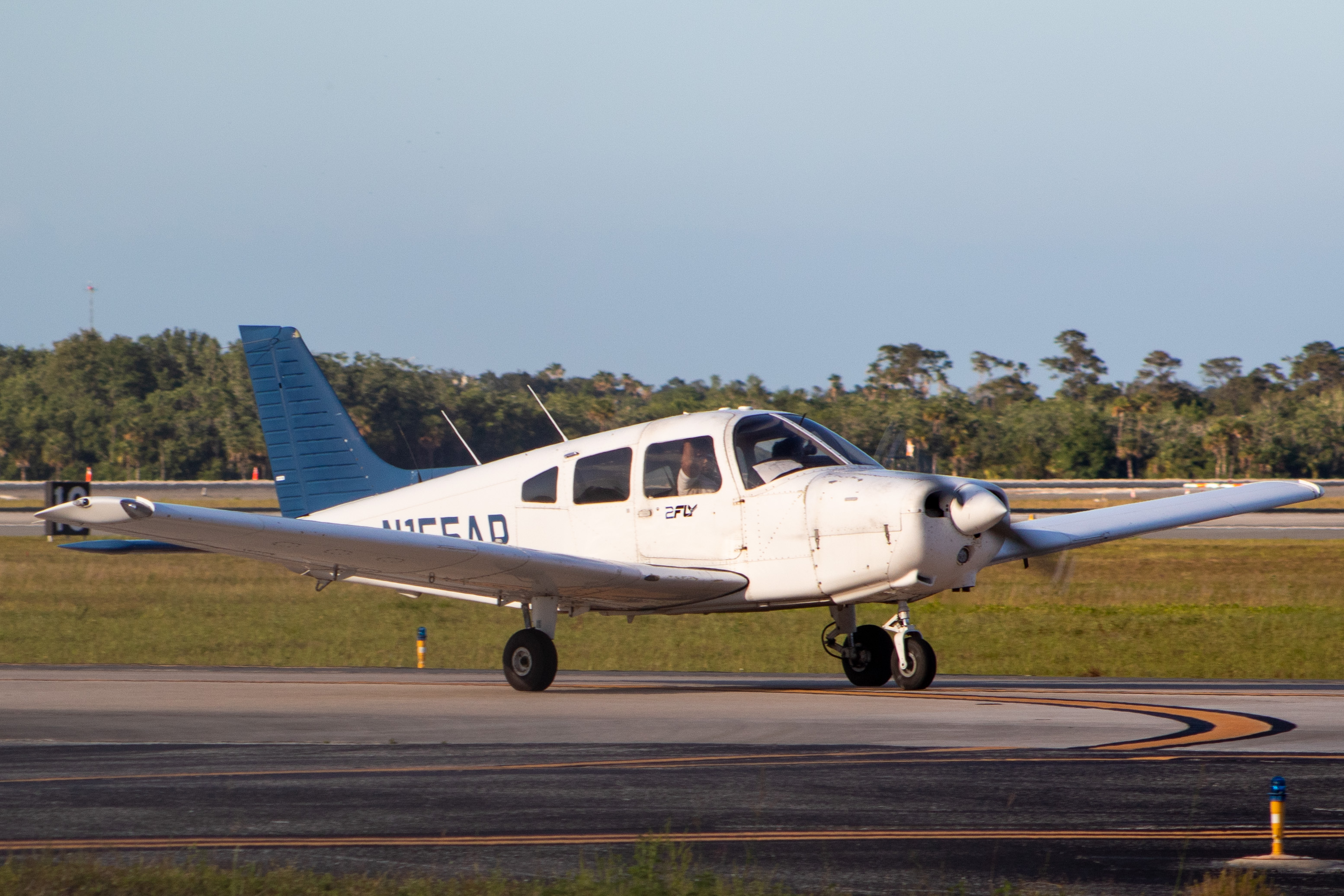 Full size: PRIVATE Piper PA-28-161 N155AP at Orlando International Airport