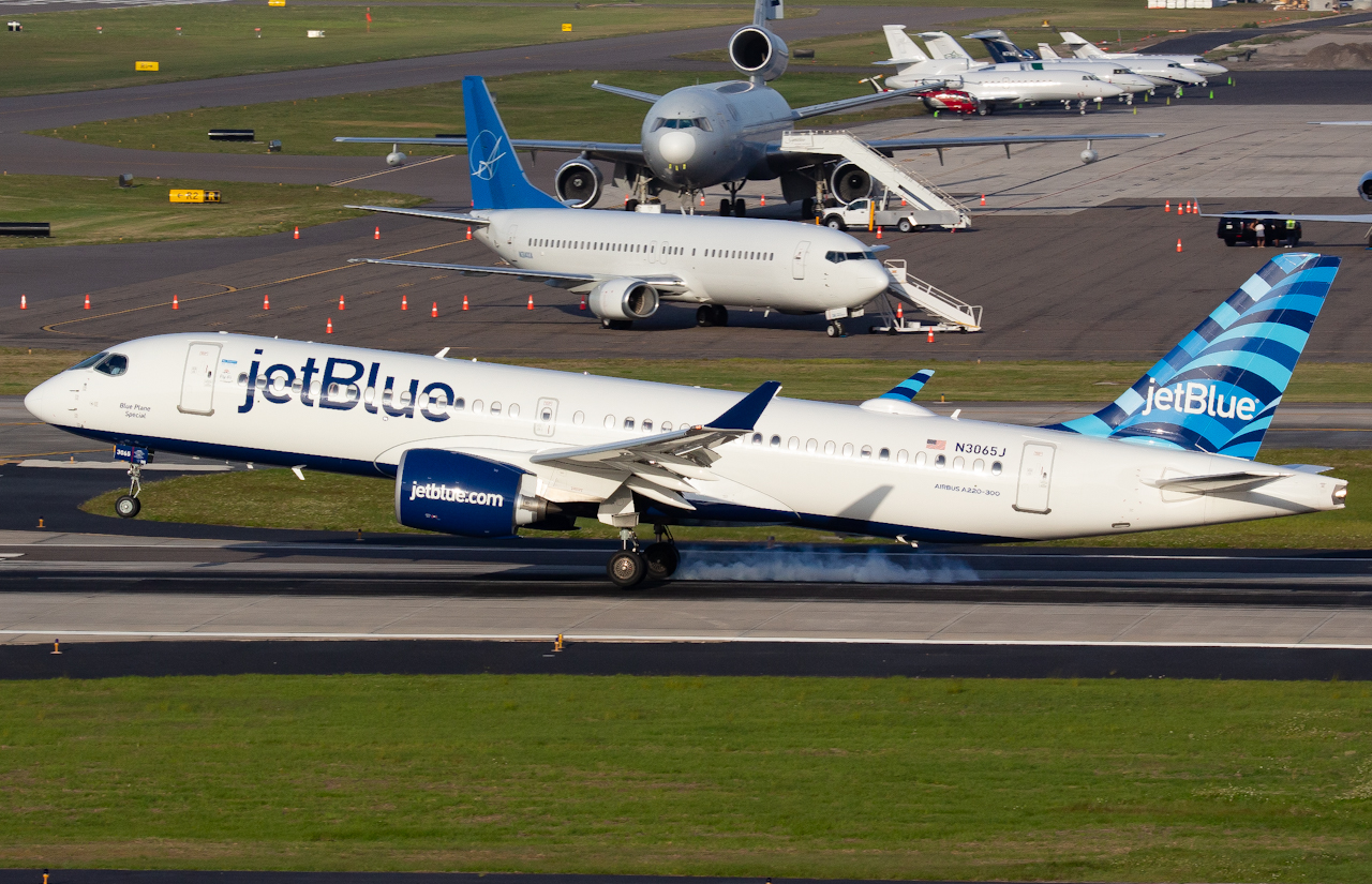 Full size: JetBlue Airways Airbus A220-300 N3065J at Tampa International Airport