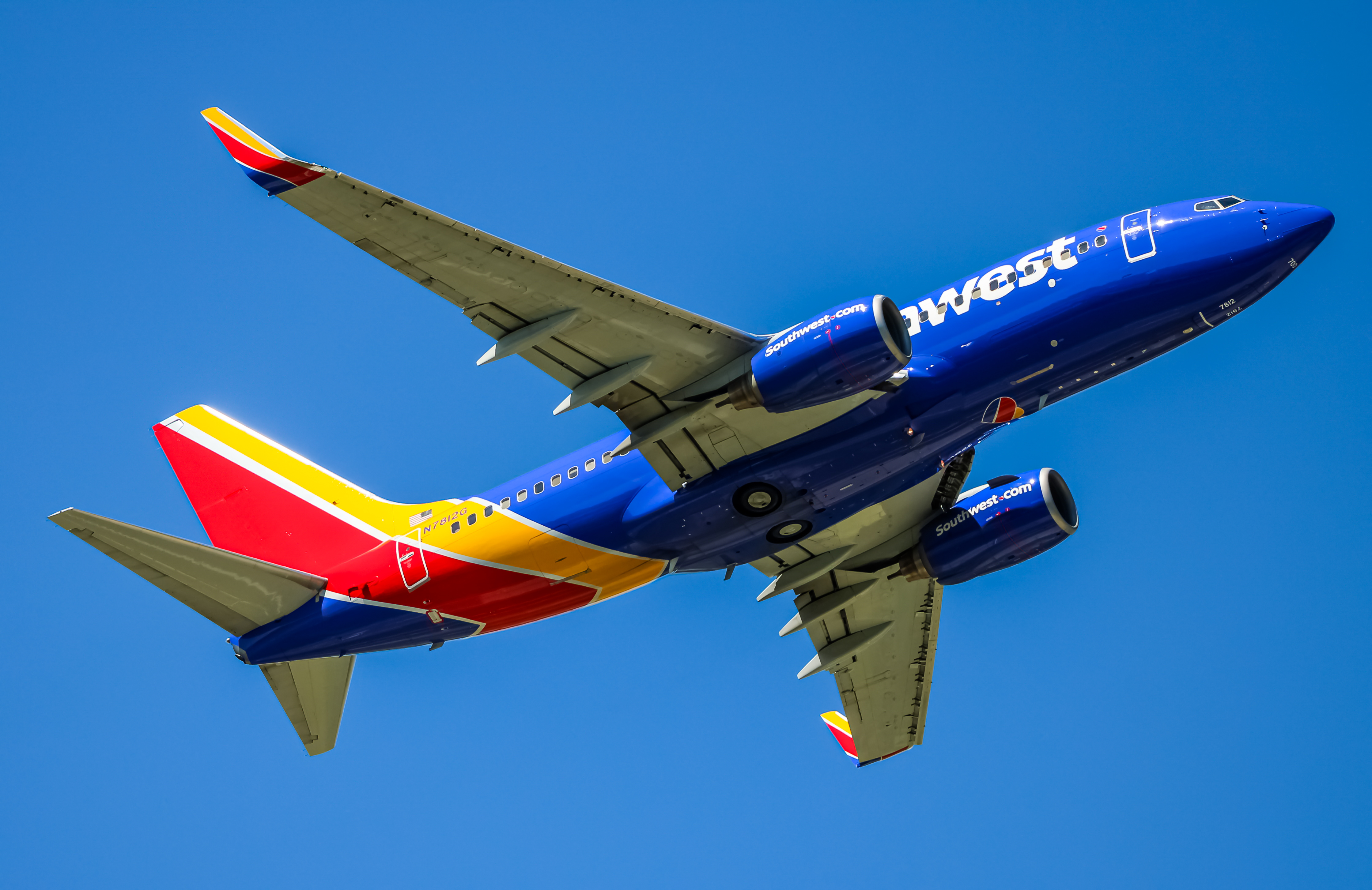 Full size: Southwest Airlines Boeing 737-700 N7812G at Baltimore/Washington International Thurgood Marshall Airport
