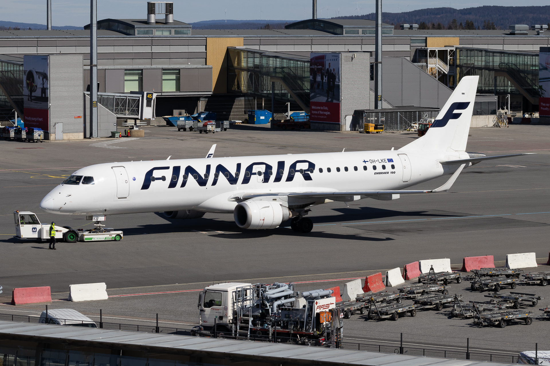 Full size: Finnair Embraer E190 OH-LKE at Oslo Gardermoen Airport