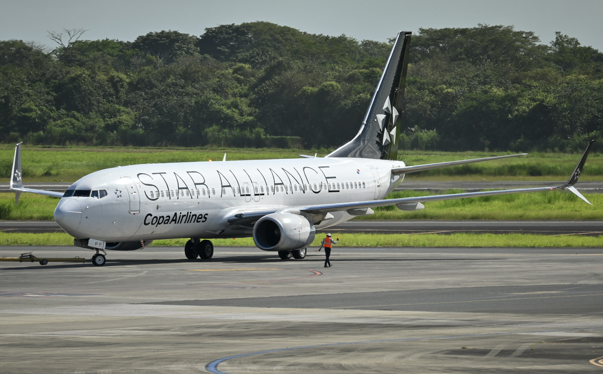 Full size: Copa Airlines Boeing 737-800 HP-1830CMP at Panama City Tocumen International Airport