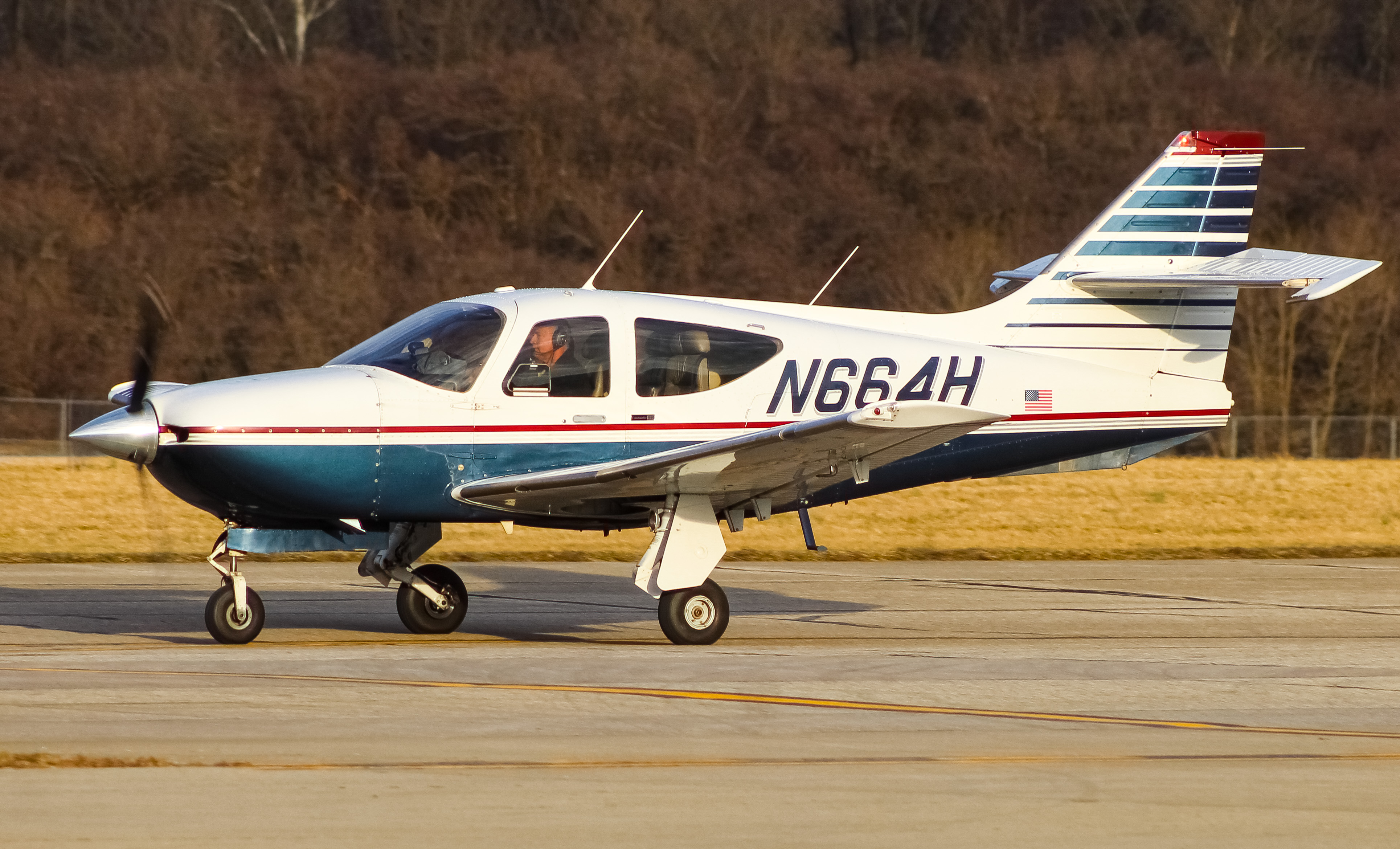 Full size: PRIVATE  Commander 114B N664H at Cincinnati Municipal Airport/Lunken Field