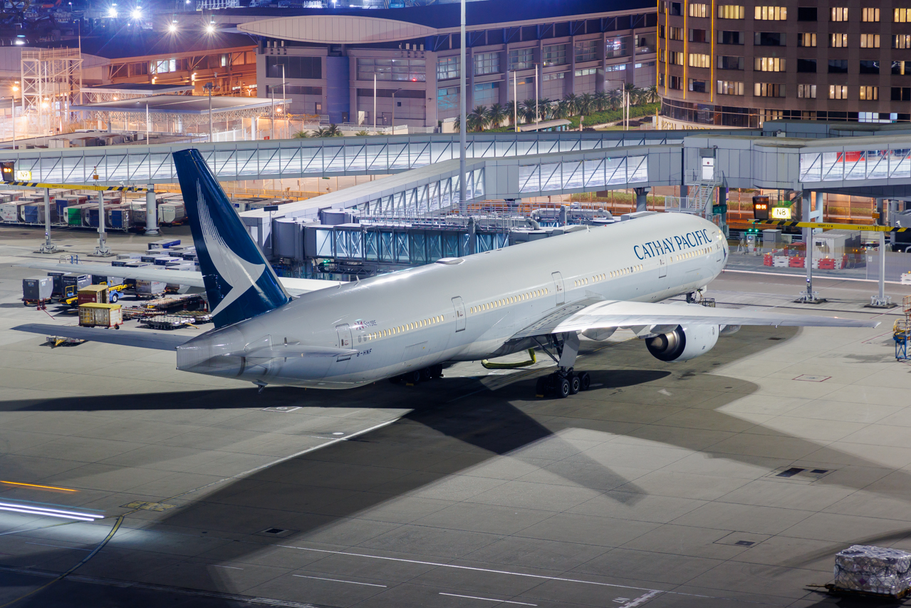 Full size: Cathay Pacific Boeing 777-300 B-HNF at Hong Kong International Airport