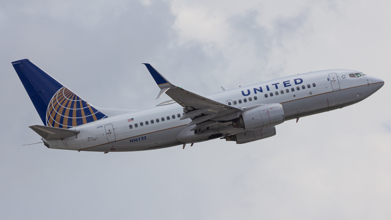 Full size: United Airlines Boeing 737-700 N16732 at Fort Lauderdale/Hollywood International Airport