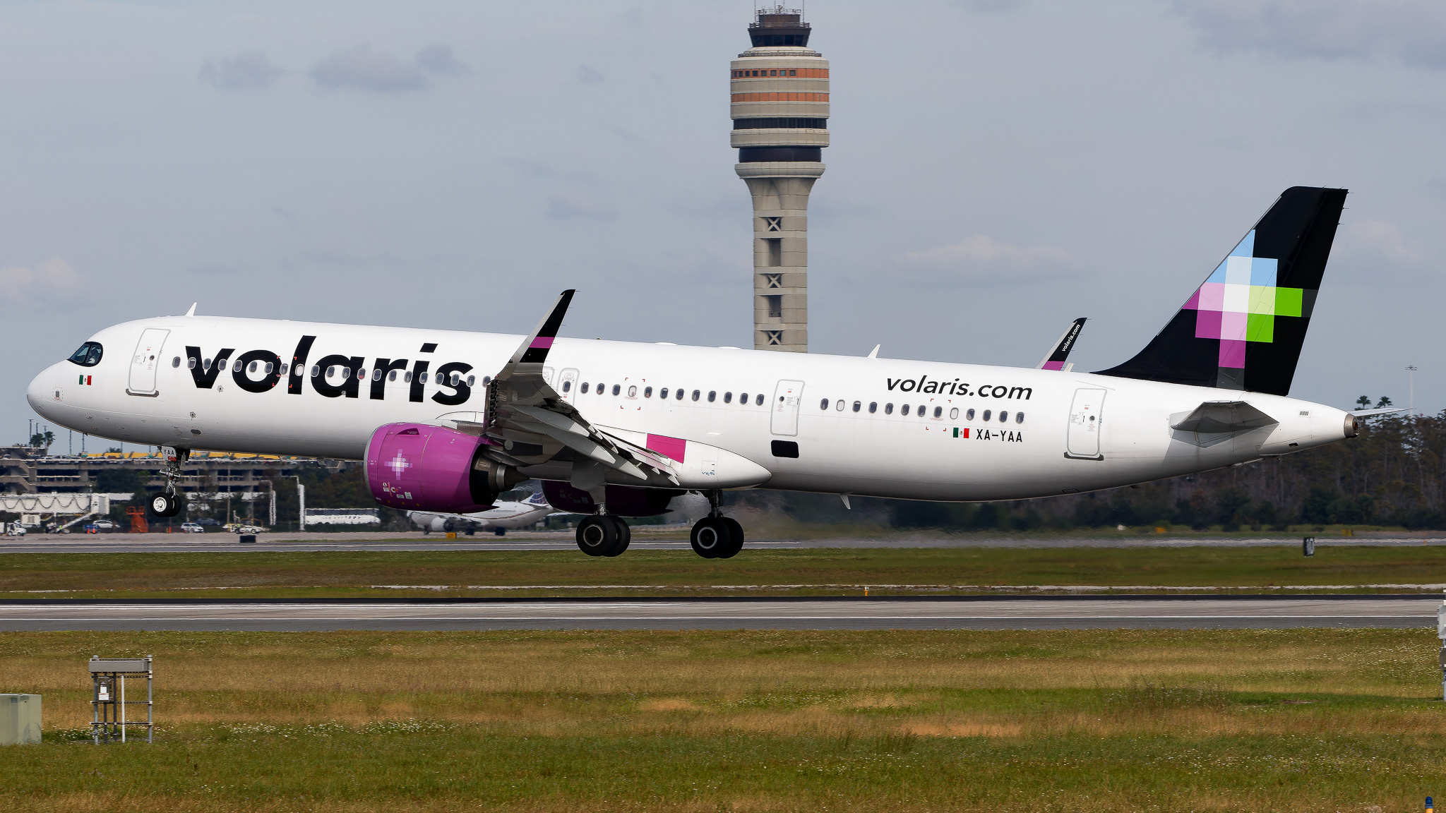 Full size: Volaris Airbus A321NEO XA-YAA at Orlando International Airport