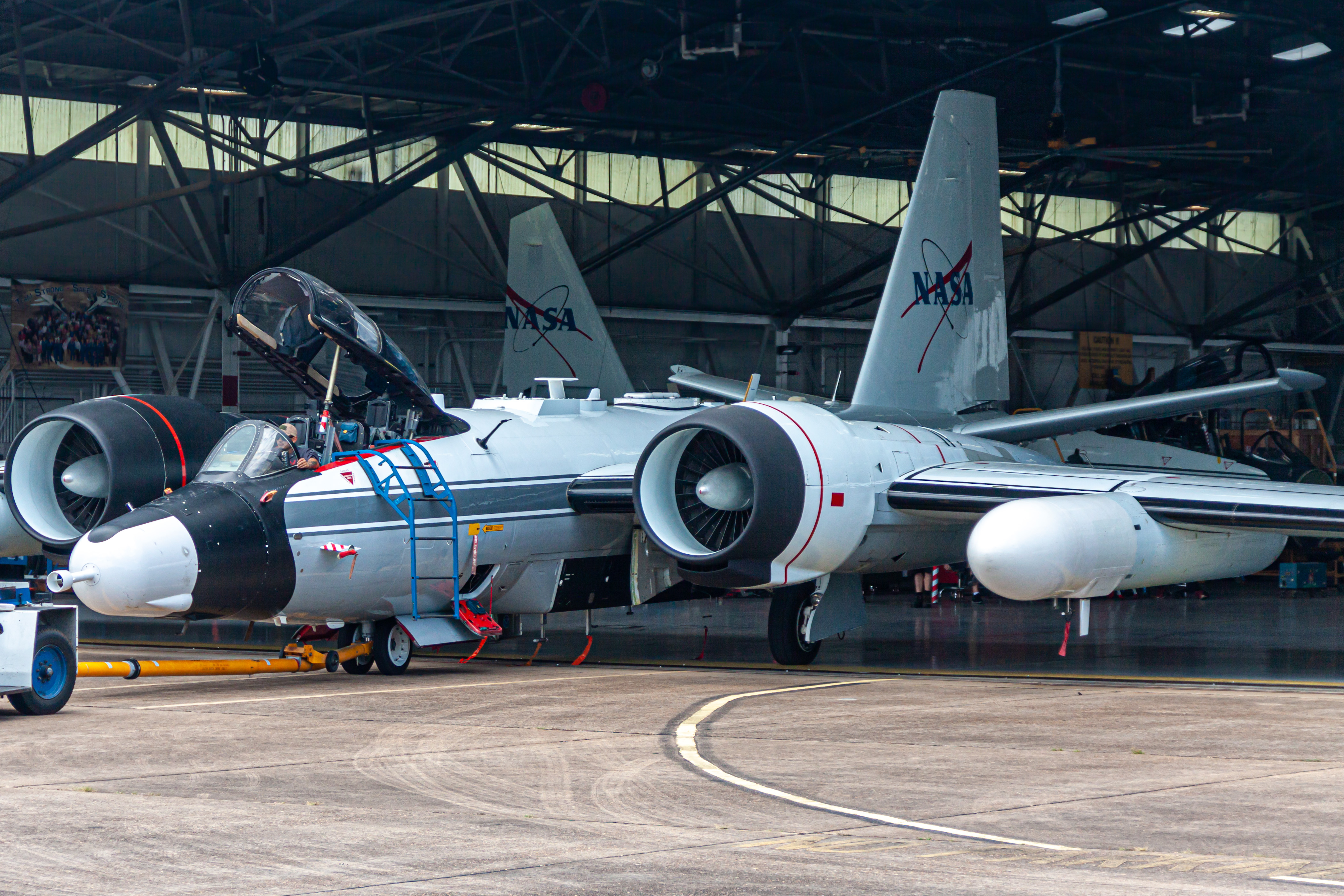 Full size: NASA Martin WB-57 Canberra N926NA at Ellington Airport