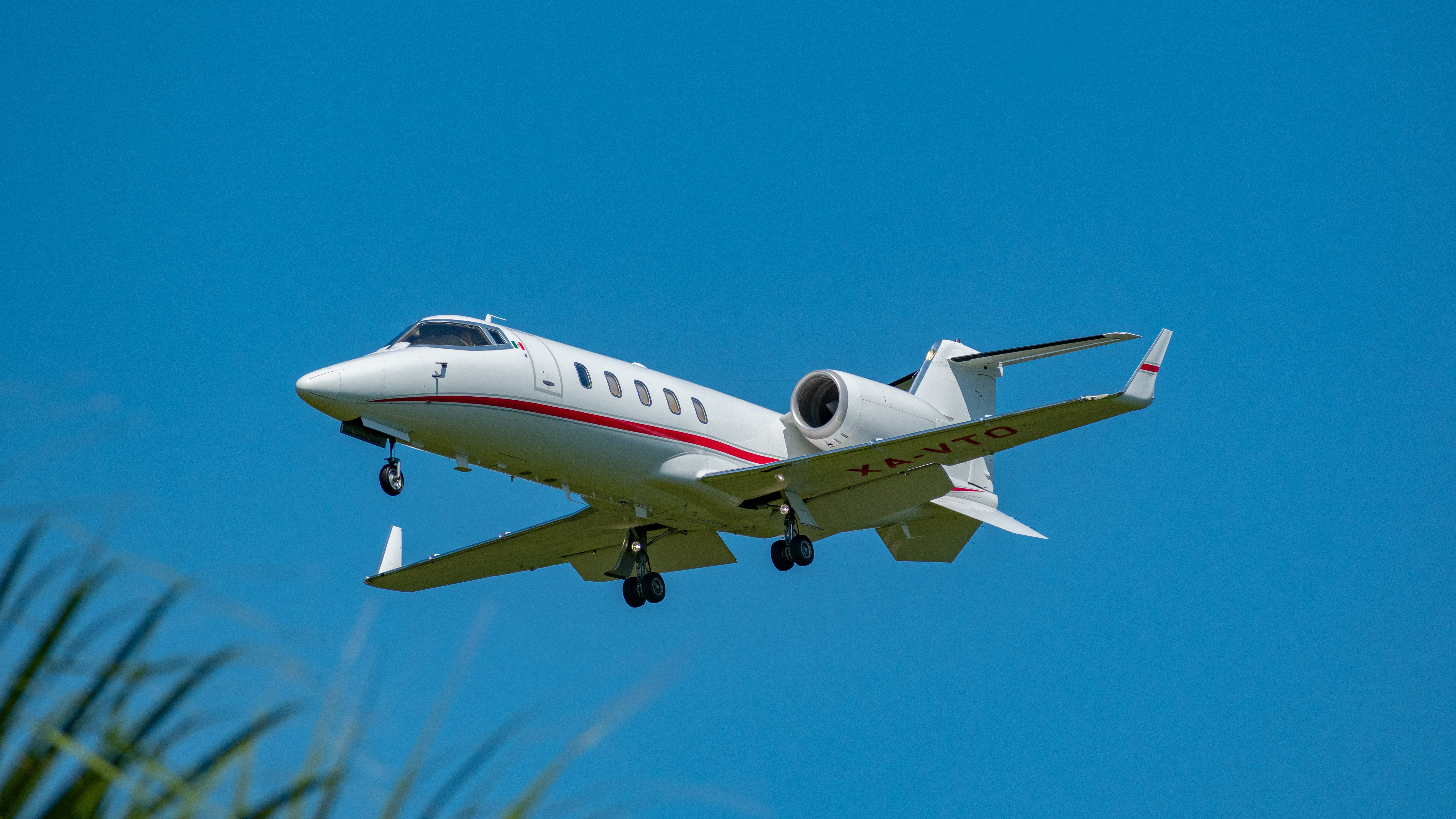 Full size: PRIVATE Learjet 60 XA-VTO at Orlando International Airport