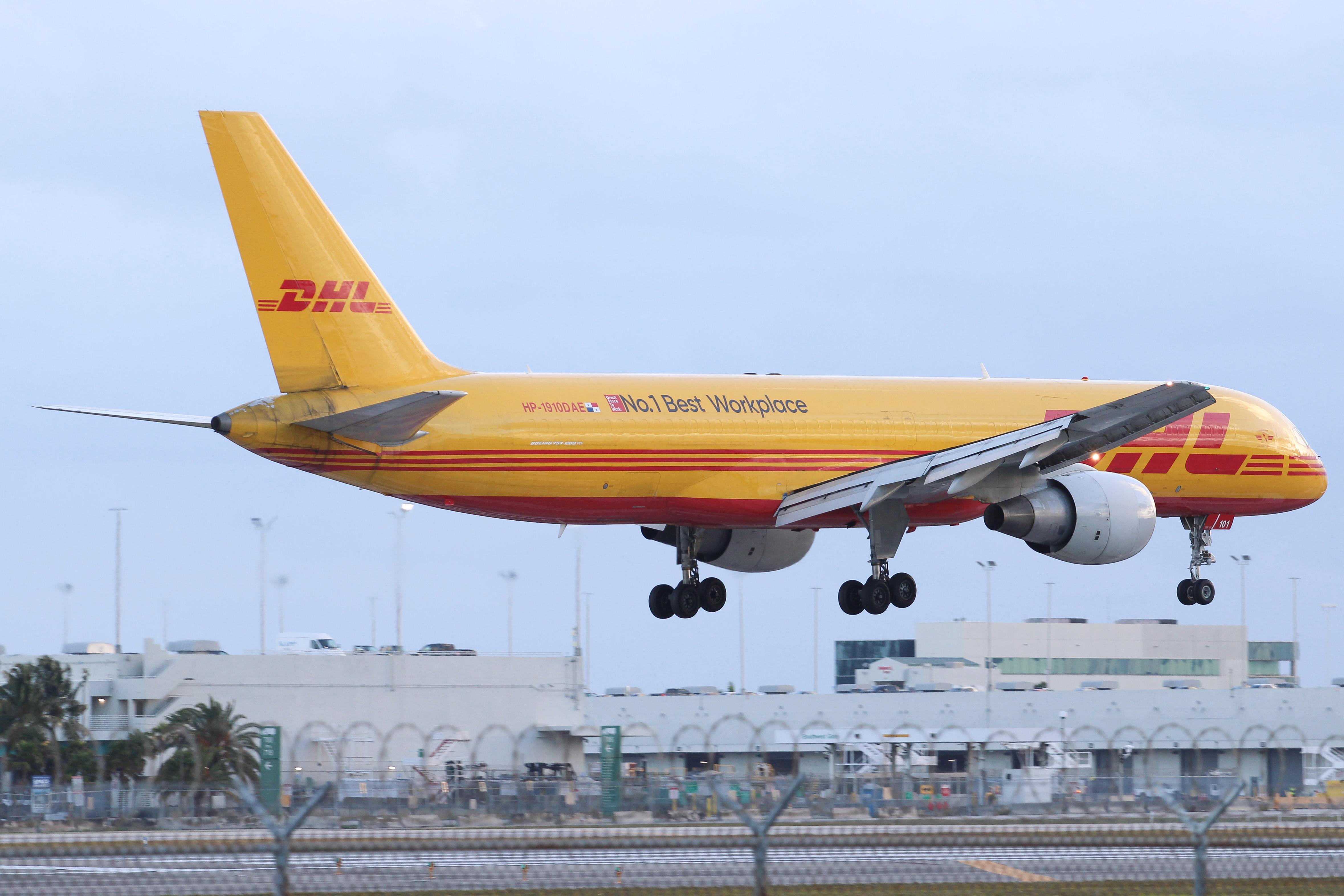 Full size: DHL Boeing 757-200 HP-1910DAE at Miami International Airport
