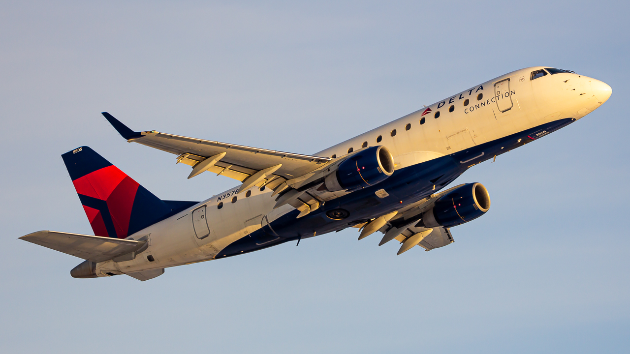 Full size: Delta Connection Embraer E170 N357FC at John Glenn Columbus International Airport