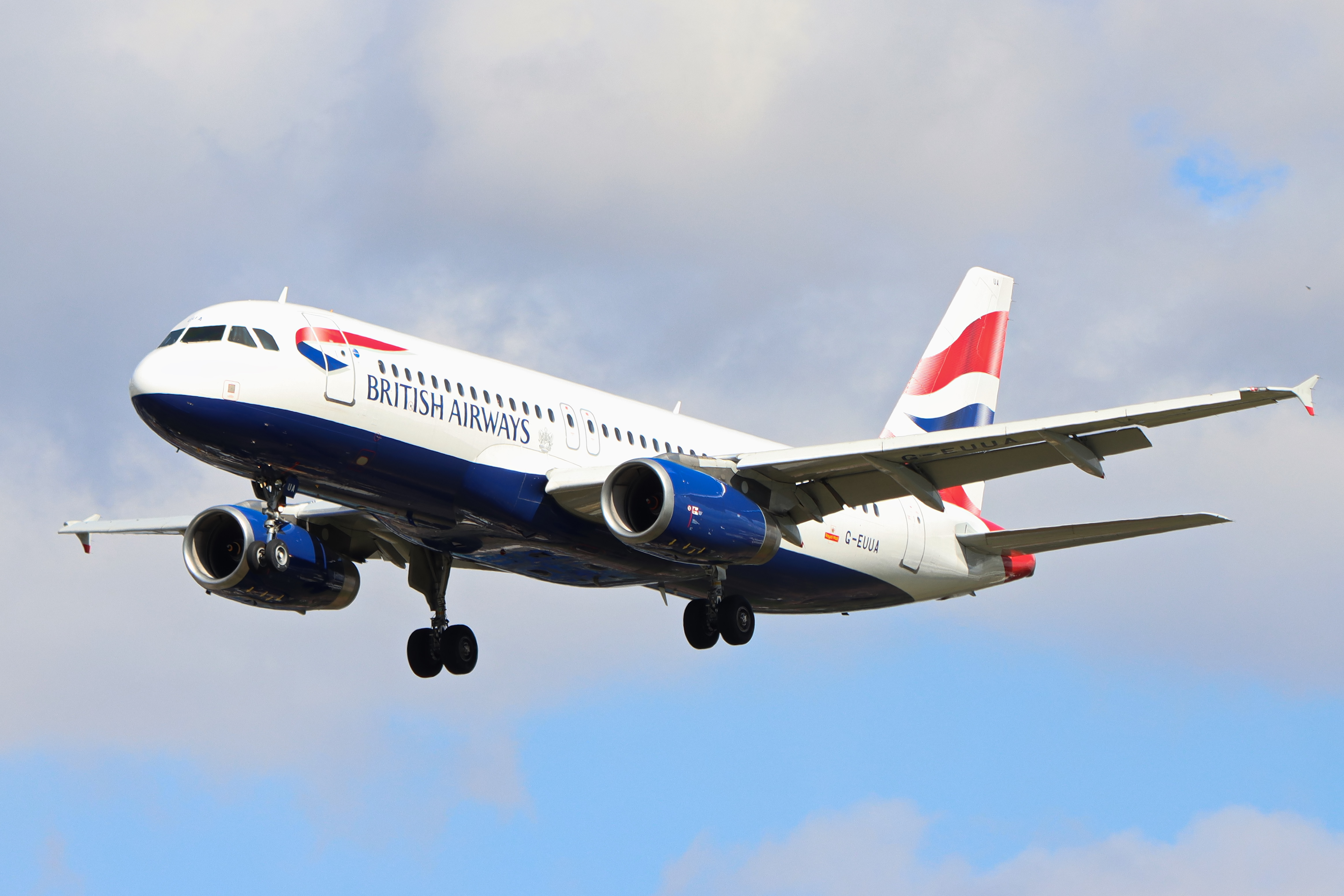 Full size: British Airways Airbus A320 G-EUUA at London Heathrow International Airport