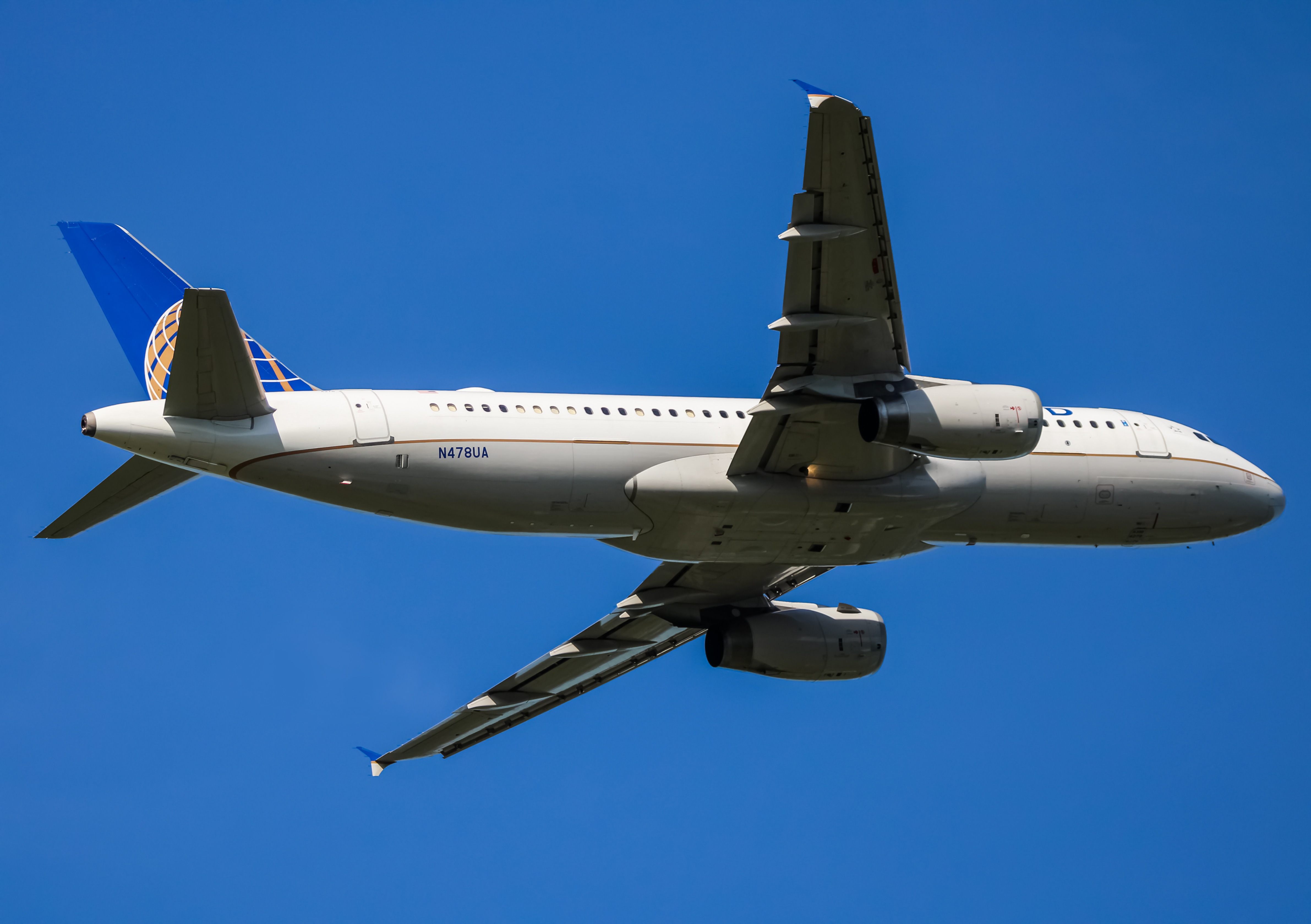 Full size: United Airlines Airbus A319 N478UA at Baltimore/Washington International Thurgood Marshall Airport