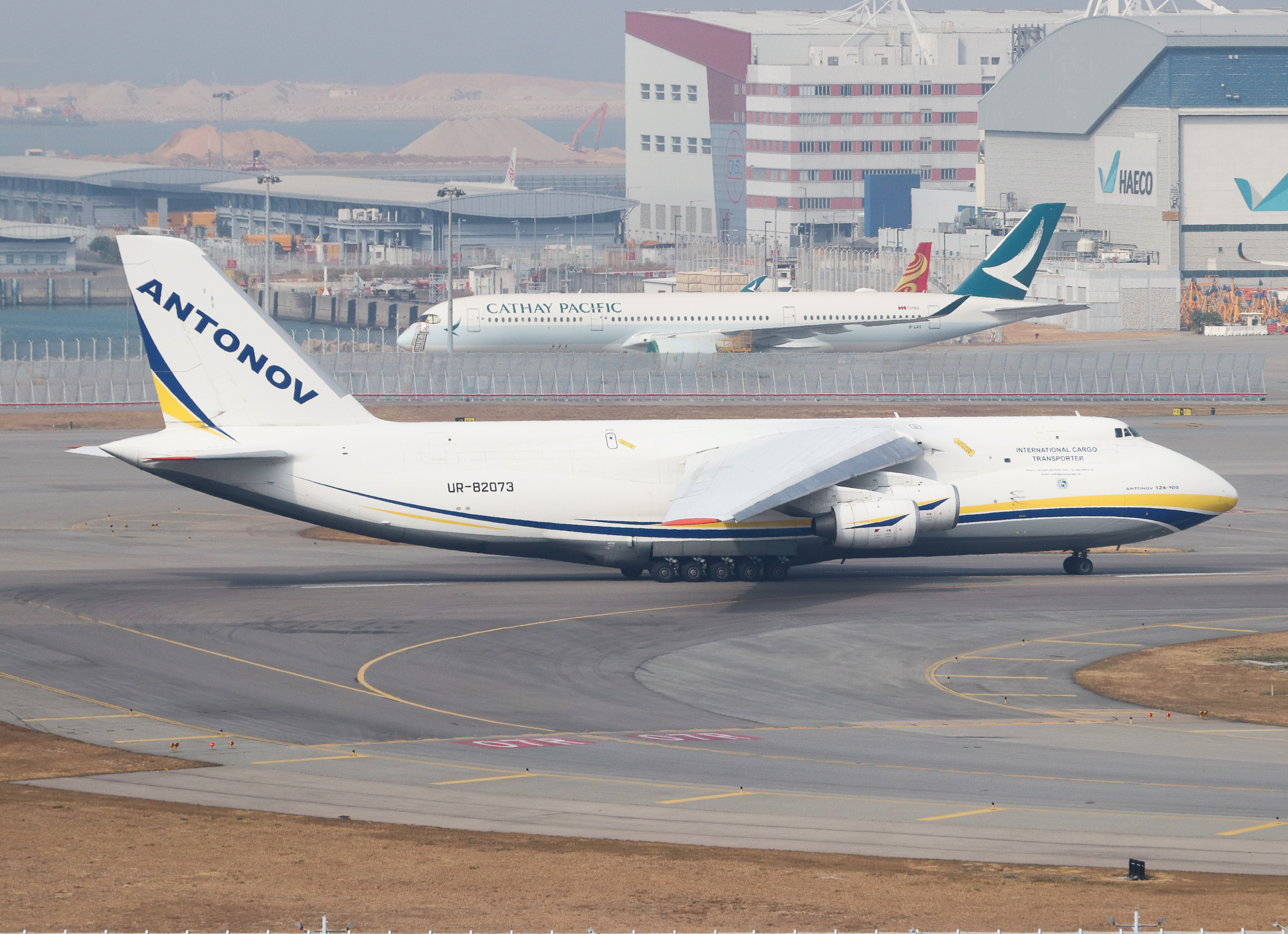 Full size: Antonov Airlines Antonov AN-124 UR-82073 at Hong Kong International Airport