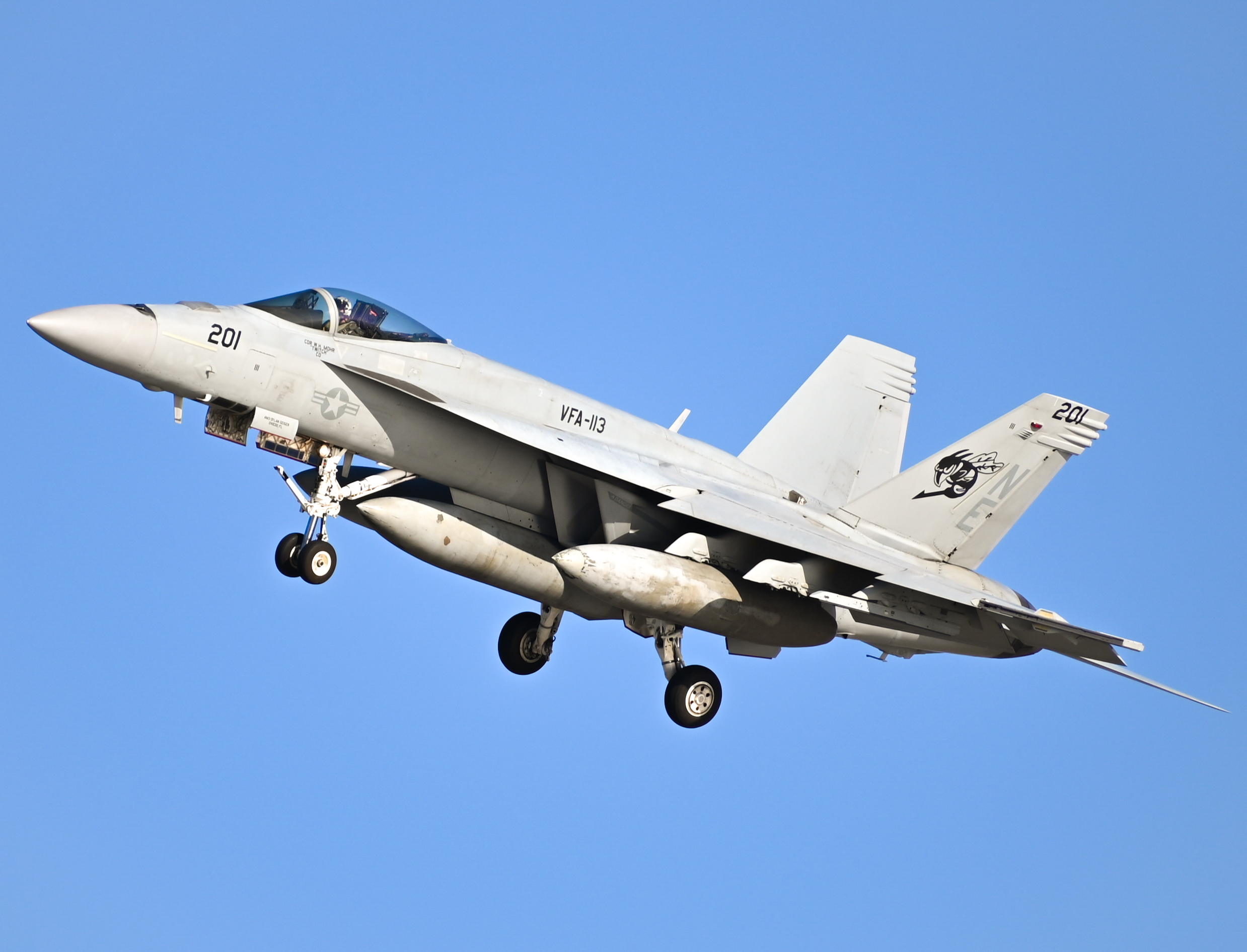 Full size: USN - United States Navy Boeing F/A-18E/F Super Hornet 169952 at North Island NAS