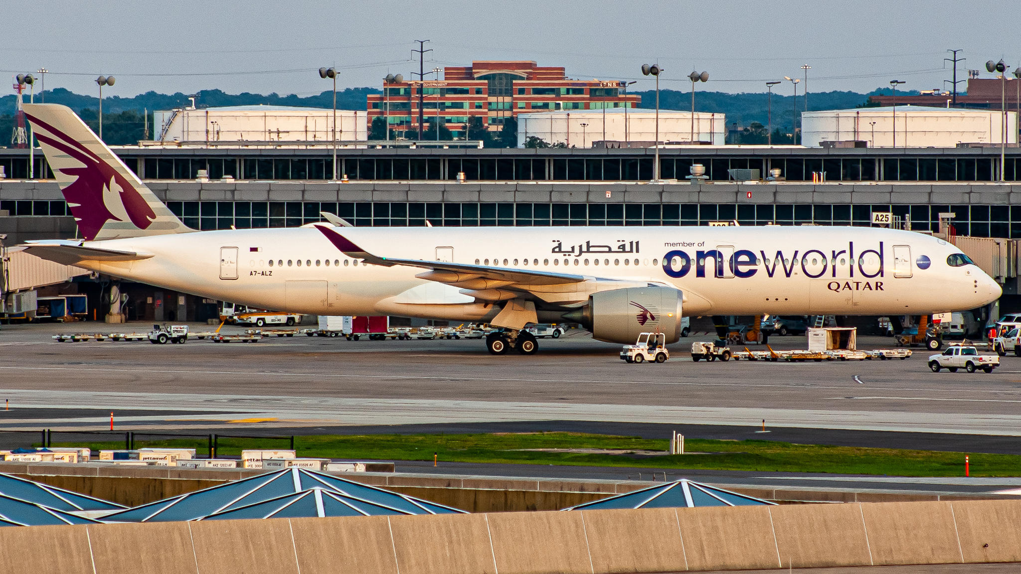 Full size: Qatar Airways Airbus A350-900 A7-ALZ at Washington Dulles International Airport