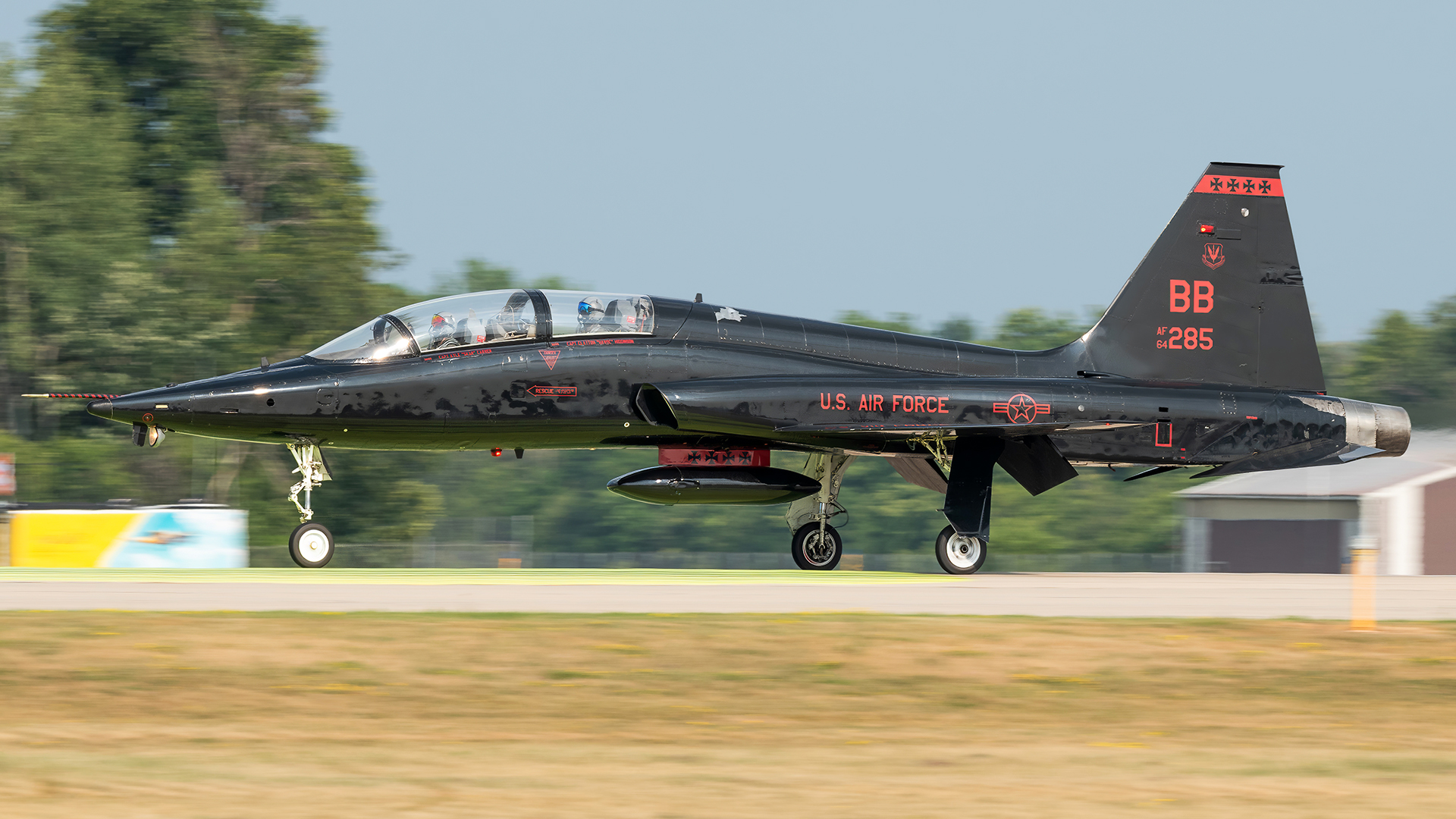 Full size: USAF - United States Air Force Northrop T-38 Talon 64-13285 at Wittman Regional Airport