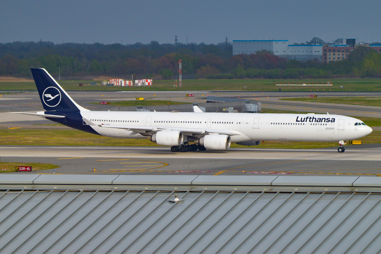 Full size: Lufthansa Airbus A340-600 D-AIHI at John F. Kennedy International Airport