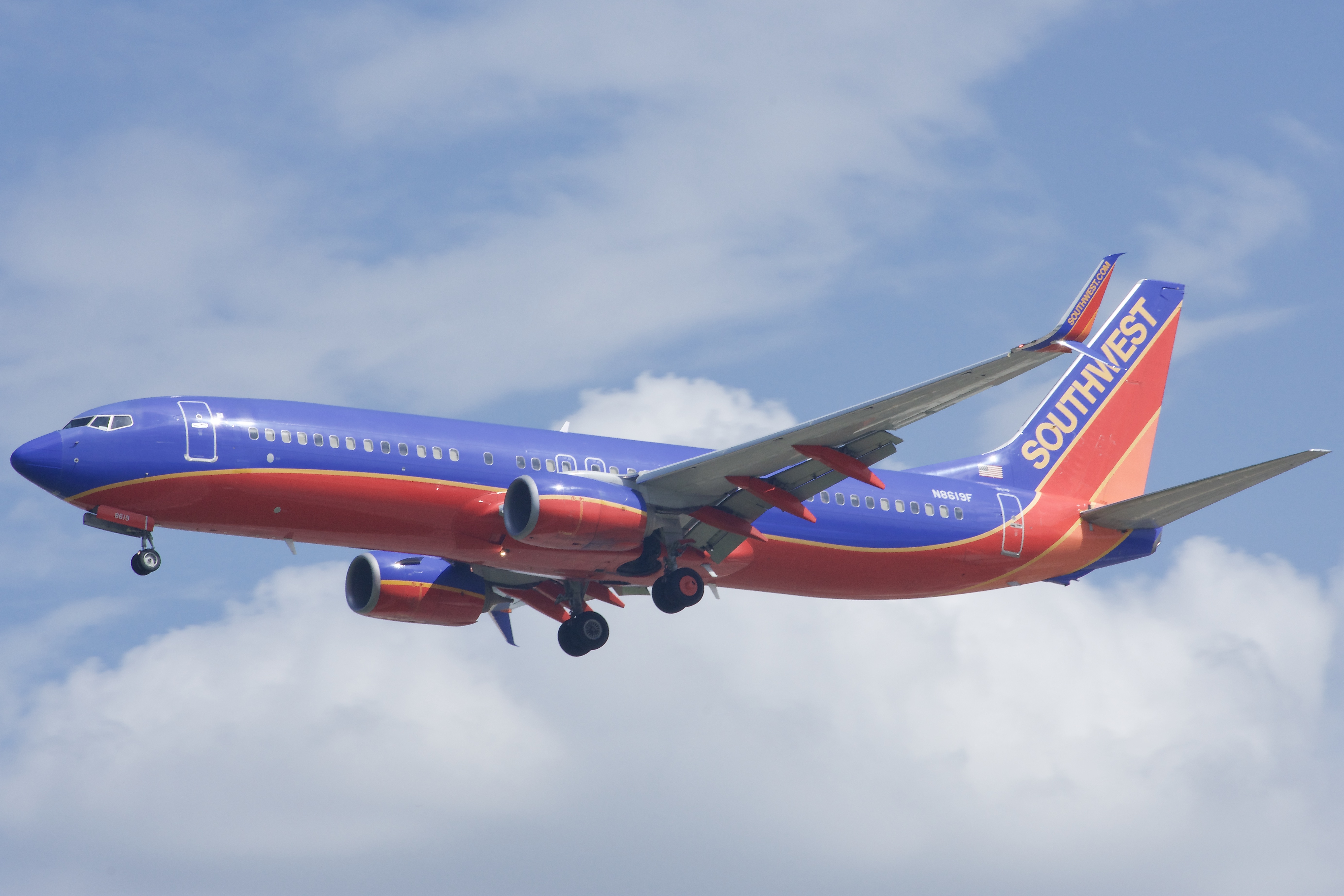 Full size: Southwest Airlines Boeing 737-800 N8619F at Orlando International Airport