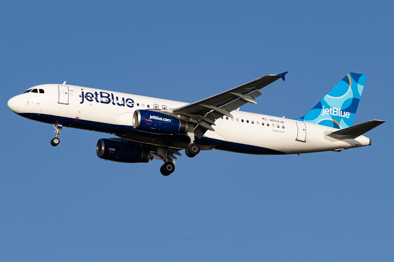Full size: JetBlue Airways Airbus A320 N659JB at Tampa International Airport