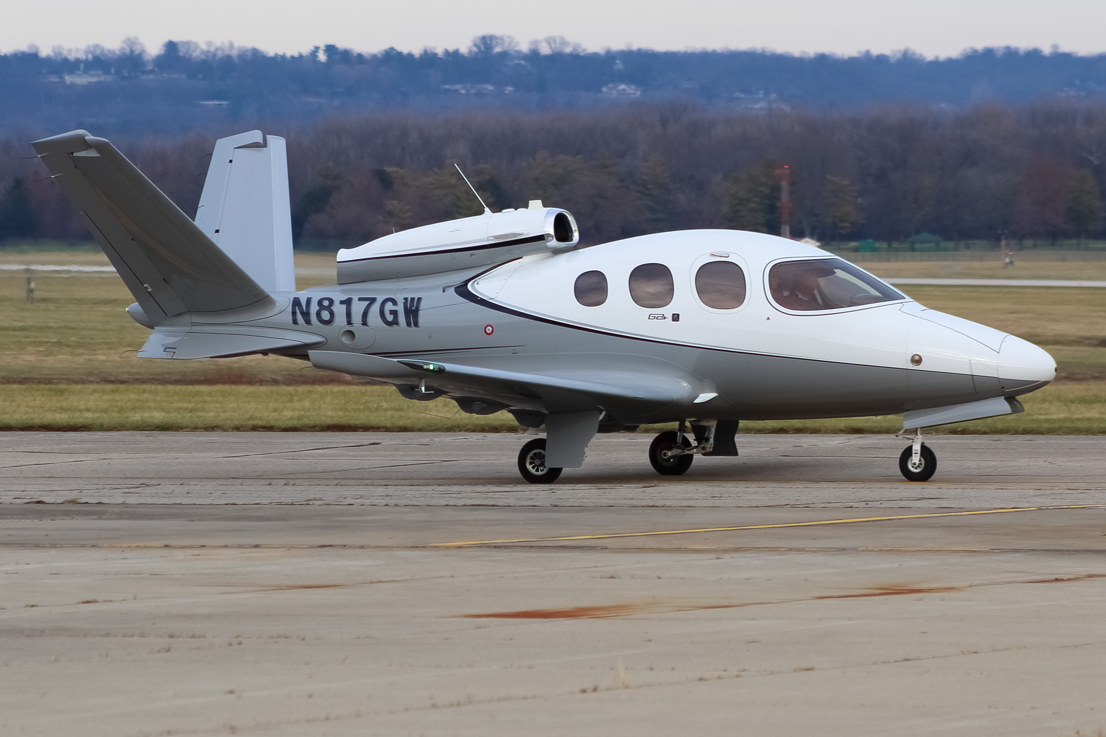 Full size: PRIVATE  Cirrus Vision Jet N817GW at Cincinnati Municipal Airport/Lunken Field