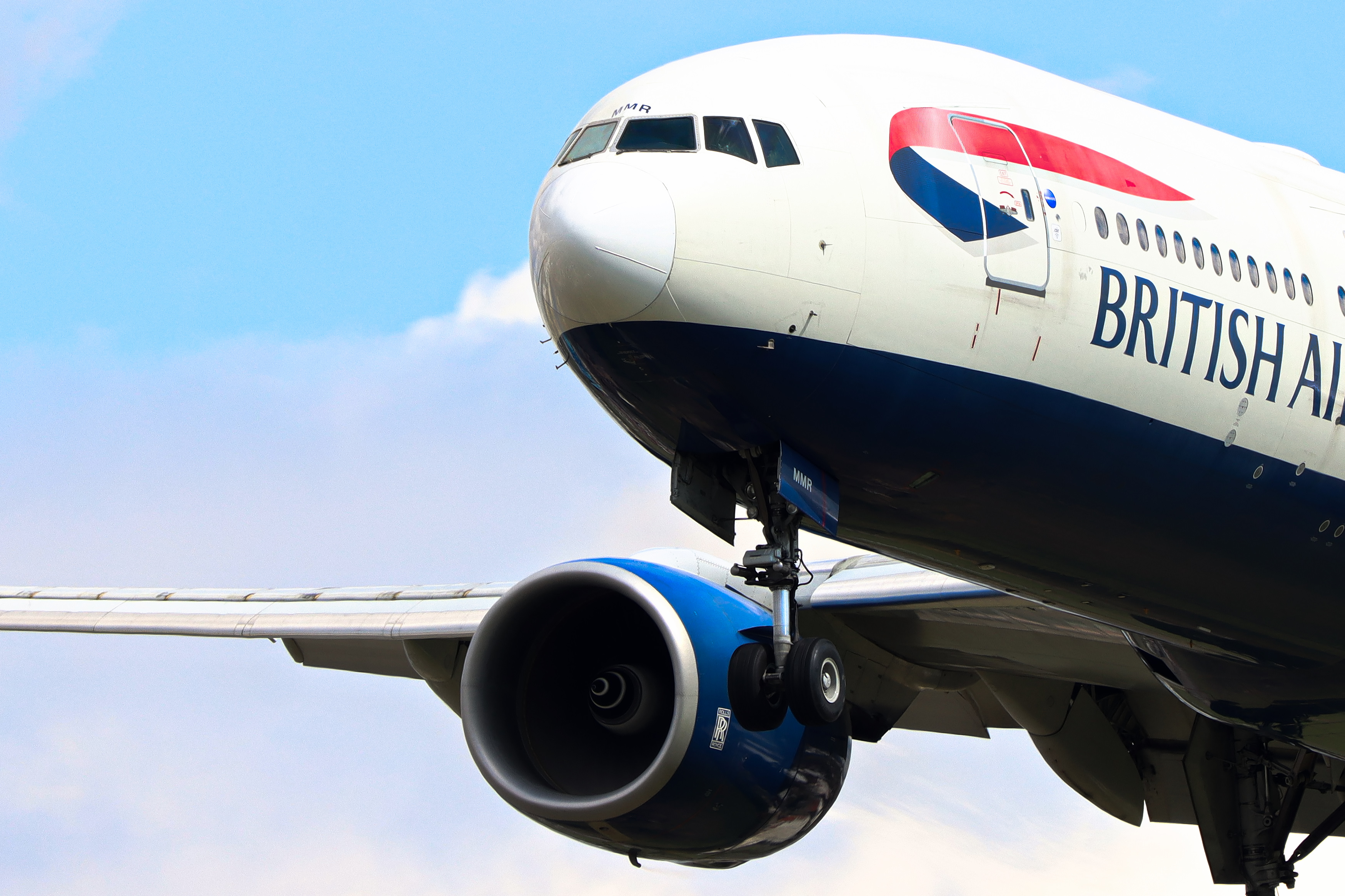 Full size: British Airways Boeing 777-200ER G-YMMR at London Heathrow International Airport
