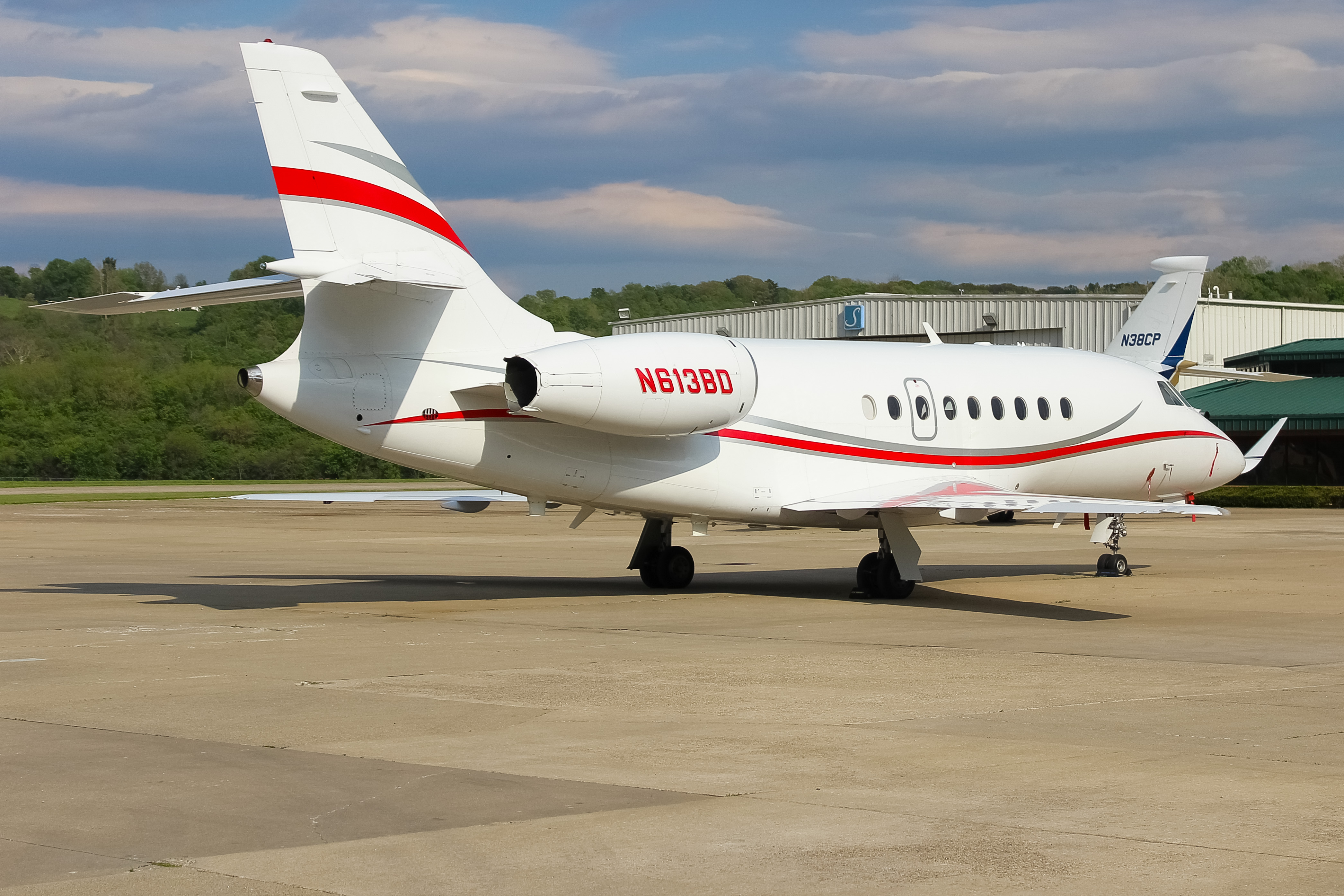 Full size: PRIVATE  Dassault Falcon 2000EX N613BD at Cincinnati Municipal Airport/Lunken Field