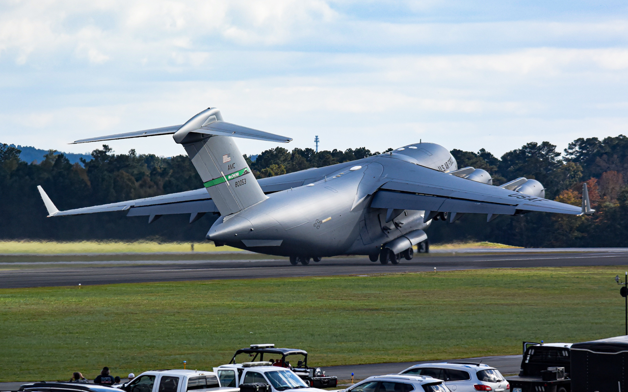 Full size: USAF - United States Air Force Boeing C-17 Globemaster III 08-0053 at Rome Richard B. Russell Airport