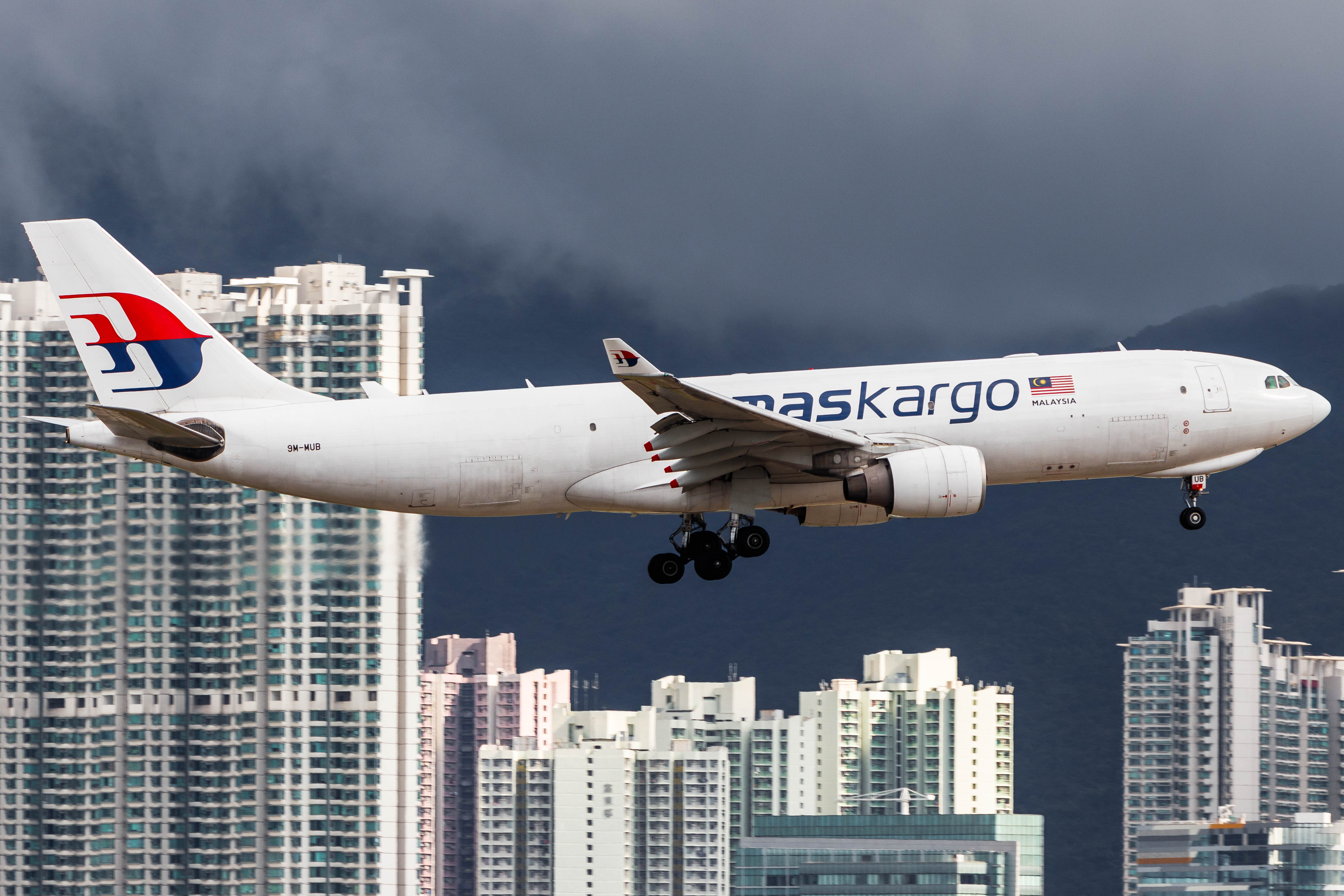 Full size: Malaysia Airlines Airbus A330-200F 9M-MUB at Hong Kong International Airport