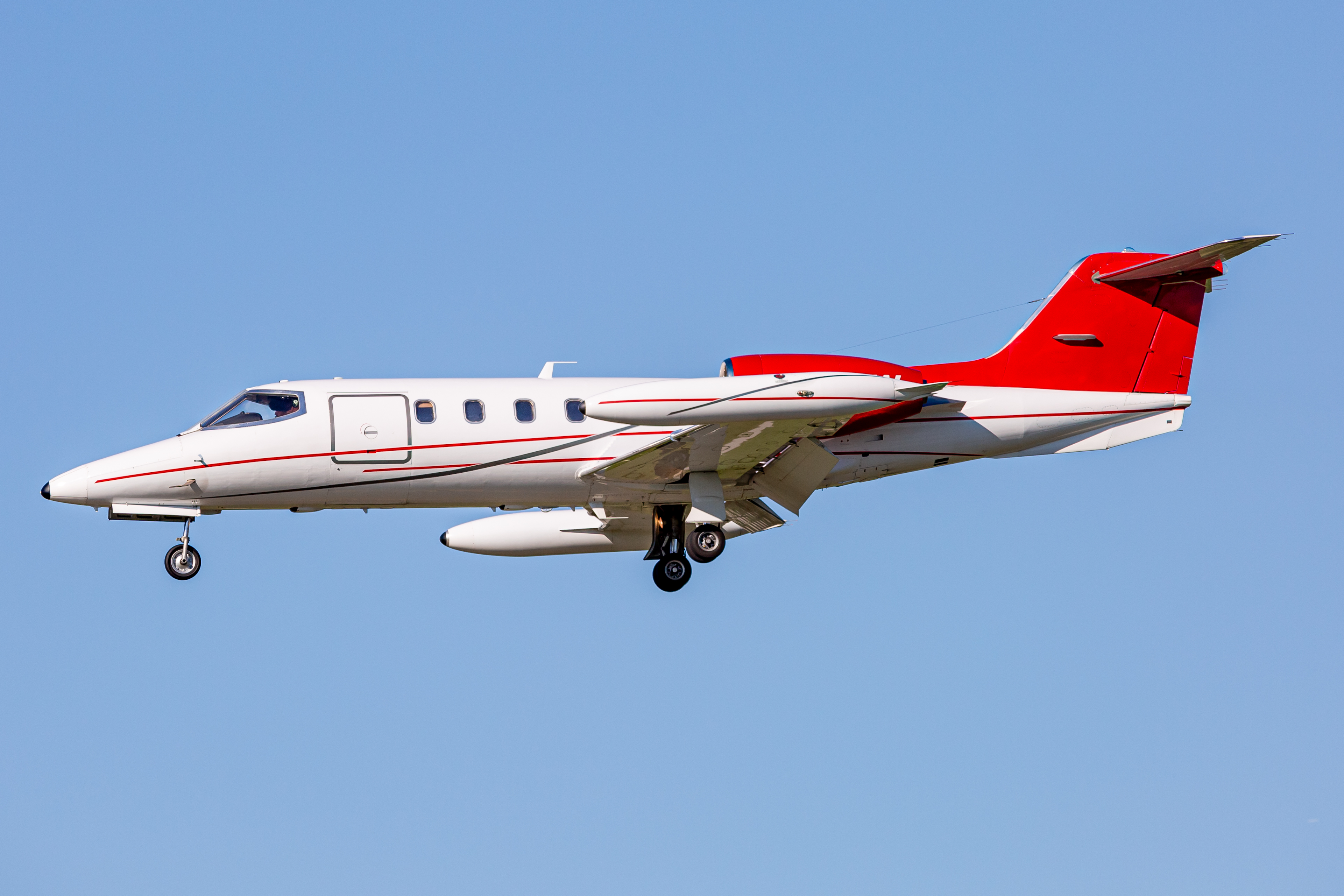 Full size: PRIVATE Learjet 35 N325NW C at Baltimore/Washington International Thurgood Marshall Airport