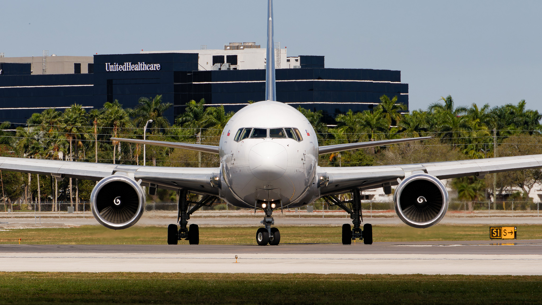 Full size: Latam Cargo Boeing 767-300ER CC-BDB at Miami International Airport