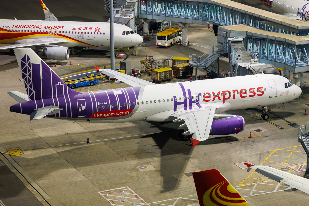 Full size: Hong Kong Express Airbus A320 B-LCI at Hong Kong International Airport
