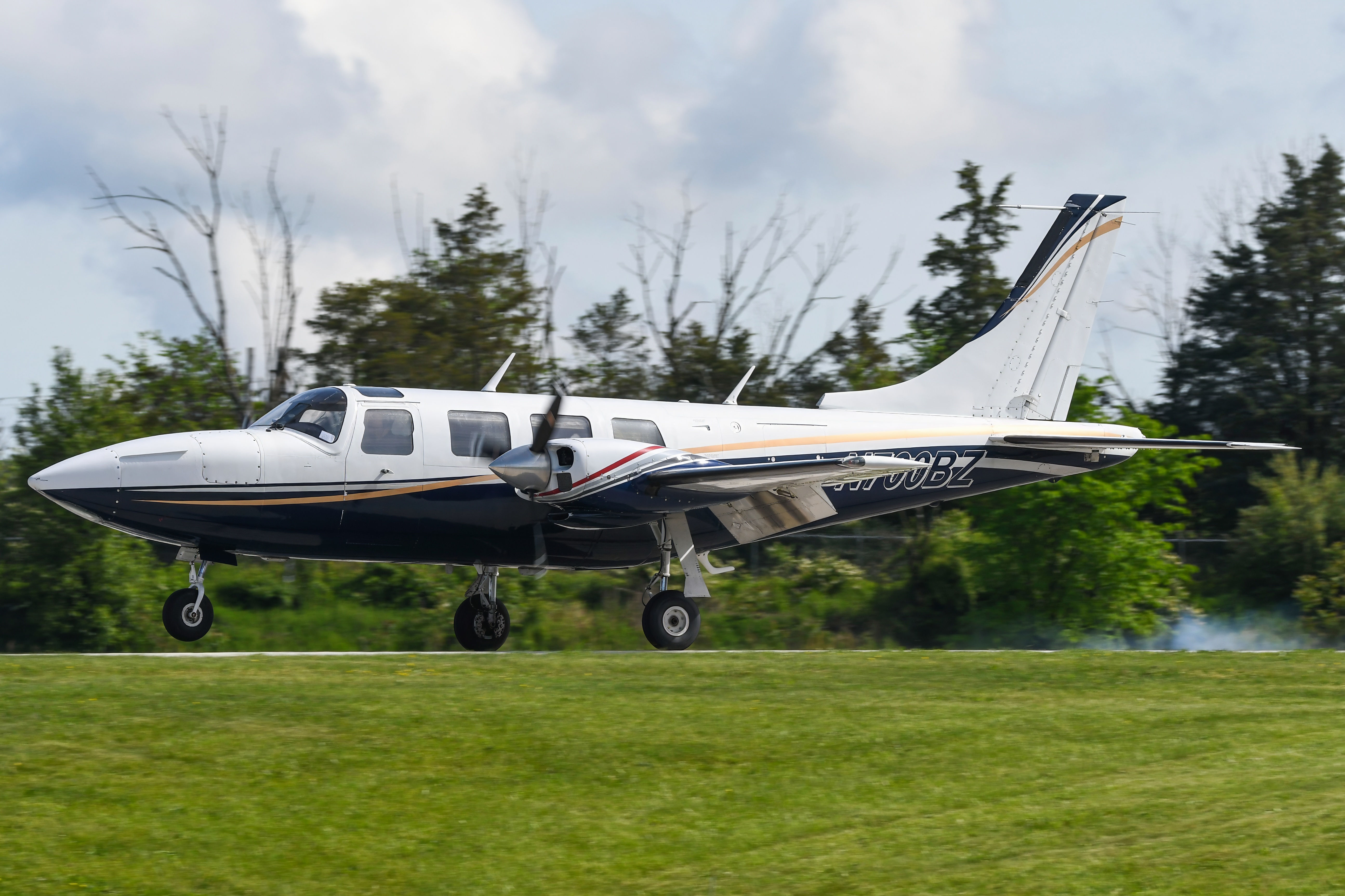 Full size: PRIVATE Piper Aerostar N700BZ at Heritage Field Airport
