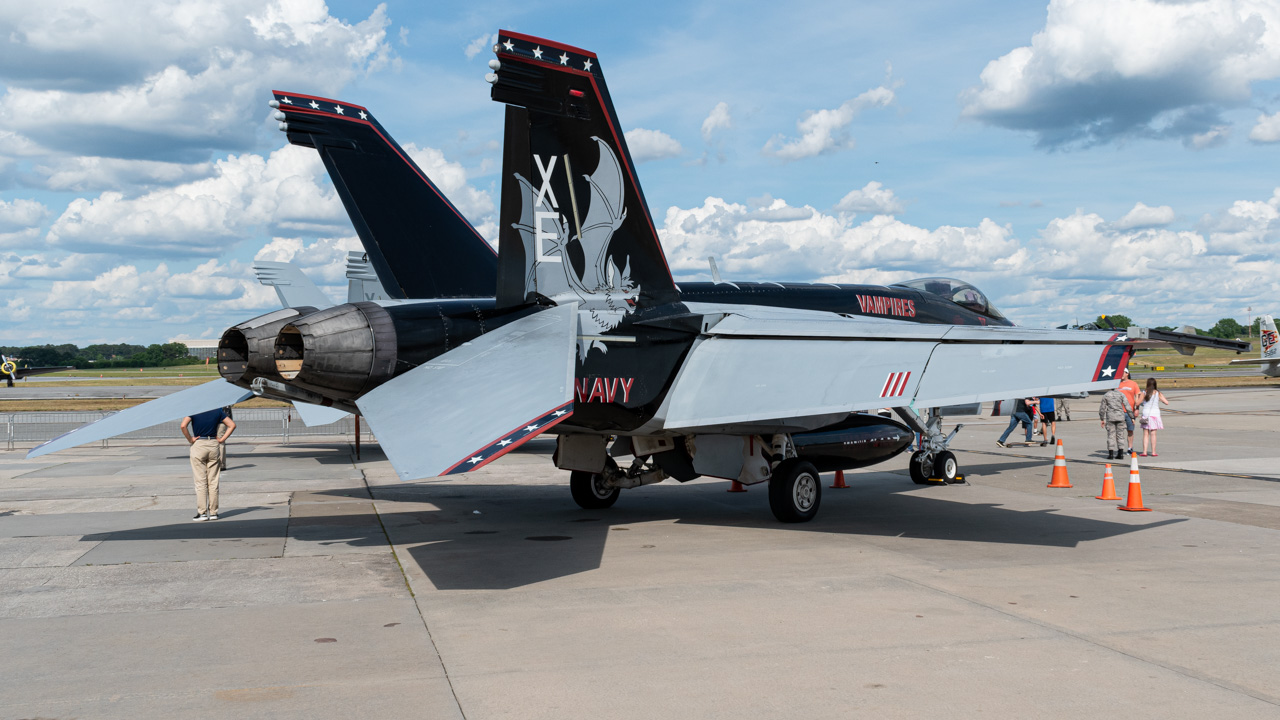 Full size: USN - United States Navy Boeing F/A-18E/F Super Hornet 166957 at Atlanta DeKalb Peachtree Airport