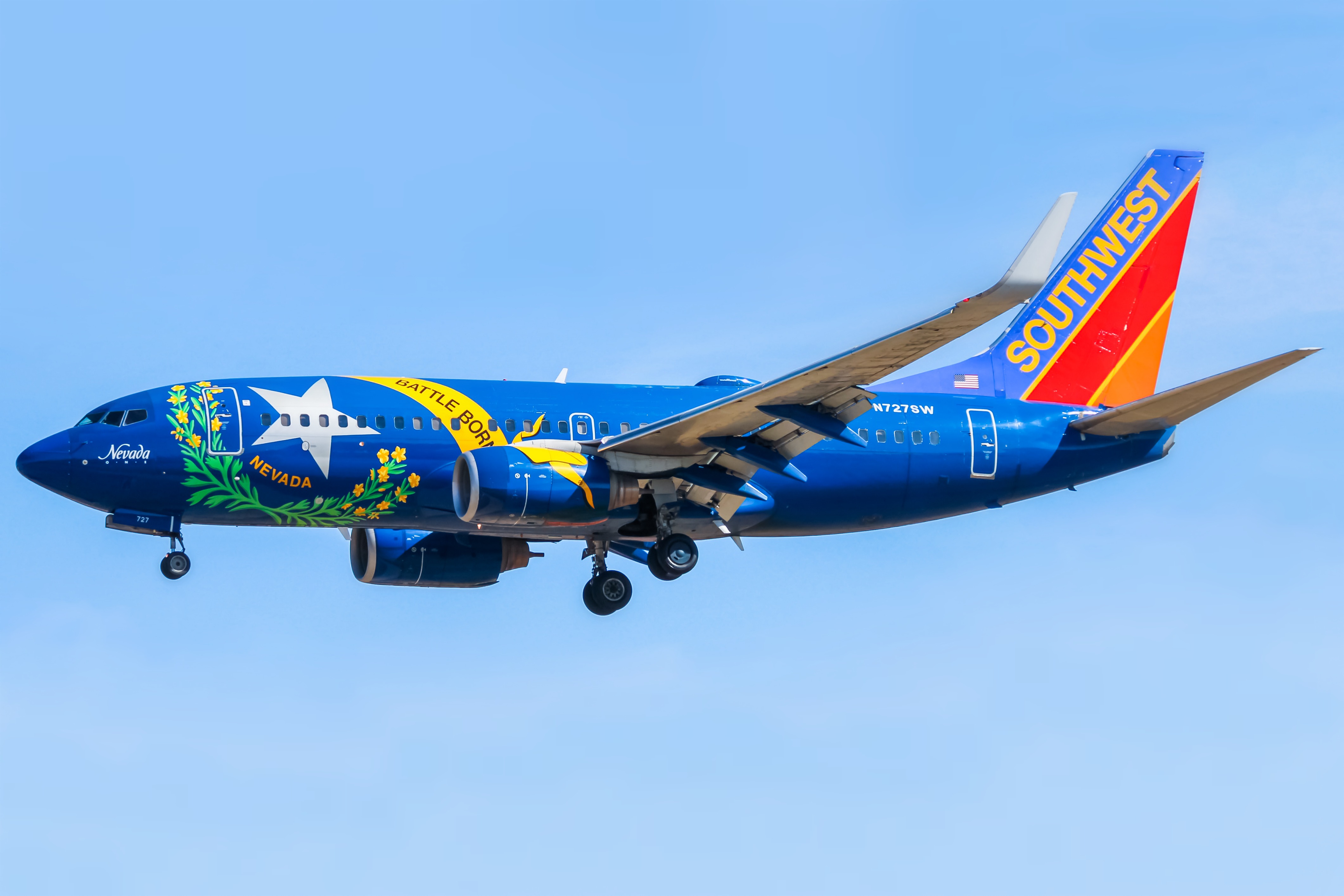 Full size: Southwest Airlines Boeing 737-700 N727SW at Baltimore/Washington International Thurgood Marshall Airport