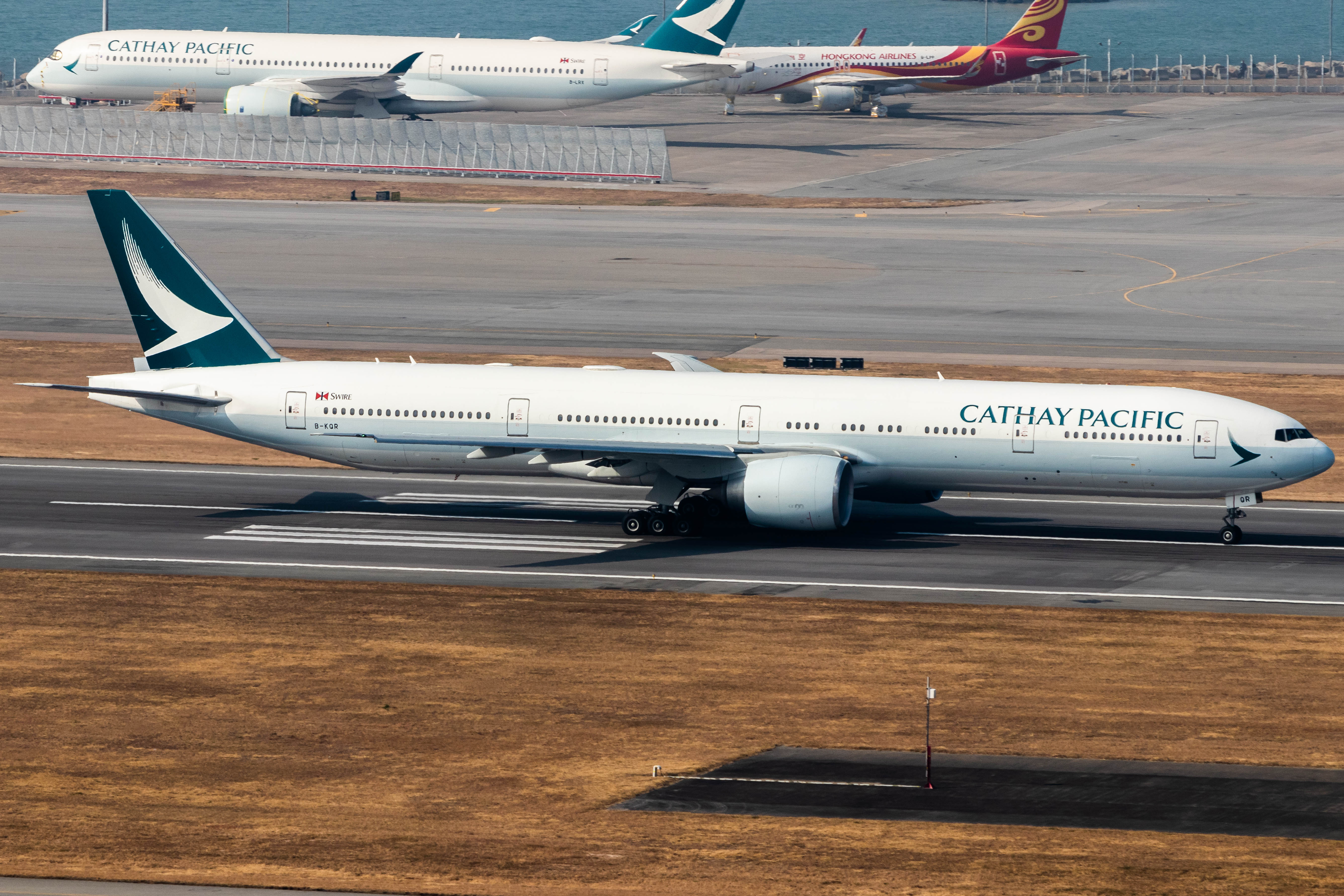 Full size: Cathay Pacific Boeing 777-300ER B-KQR at Hong Kong International Airport