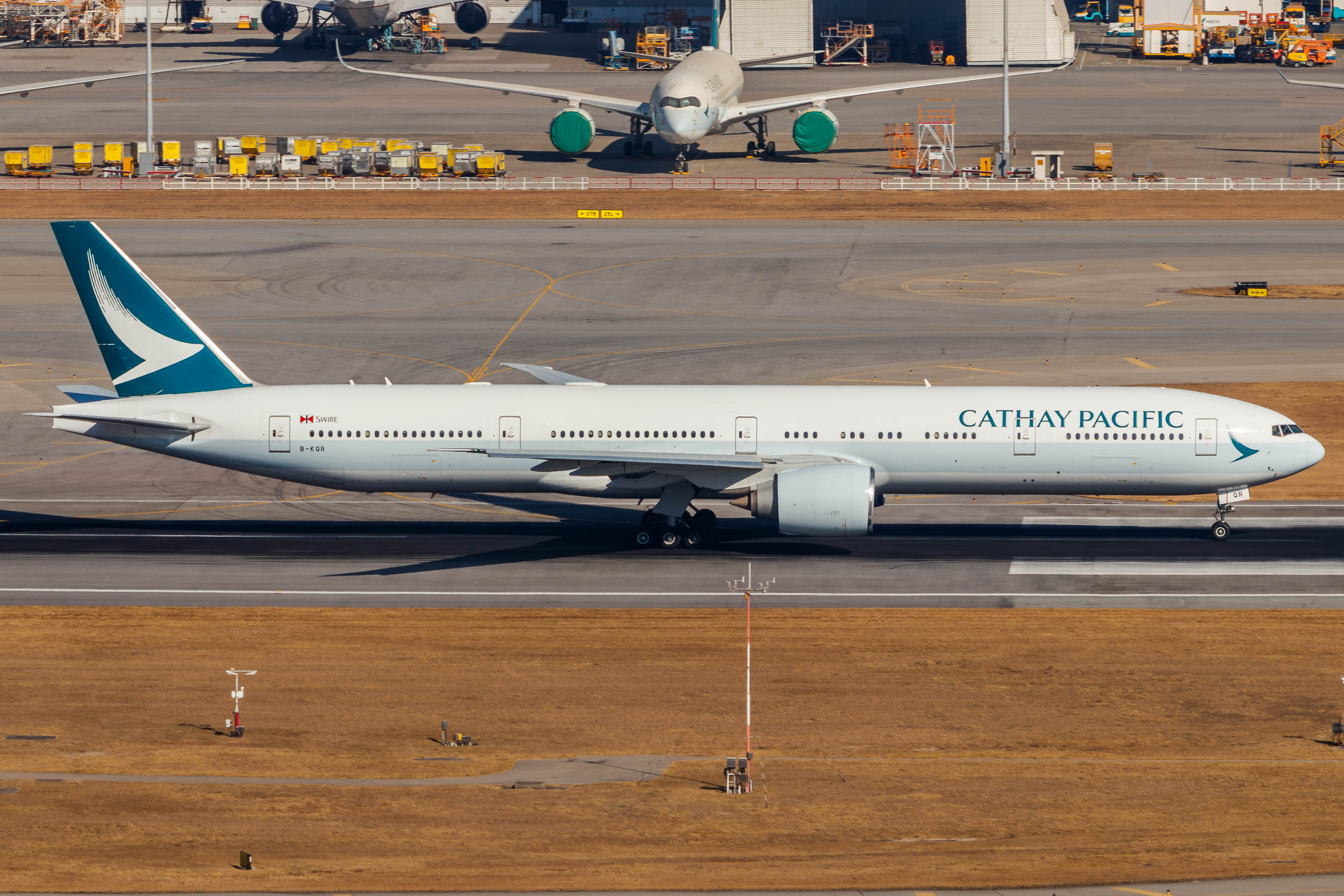 Full size: Cathay Pacific Boeing 777-300ER B-KQR at Hong Kong International Airport