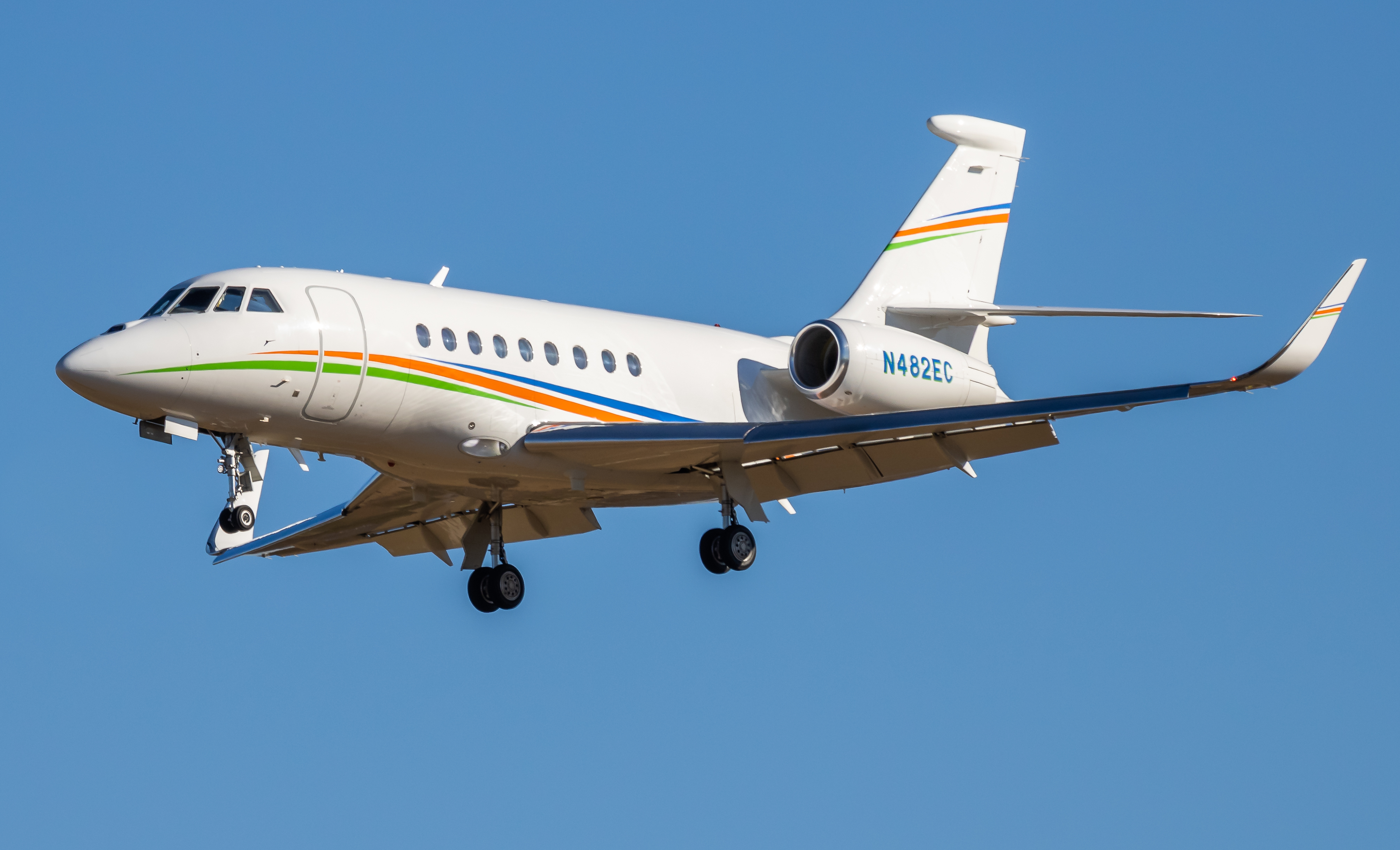 Full size: PRIVATE Dassault Falcon 2000EX N482EC at Baltimore/Washington International Thurgood Marshall Airport